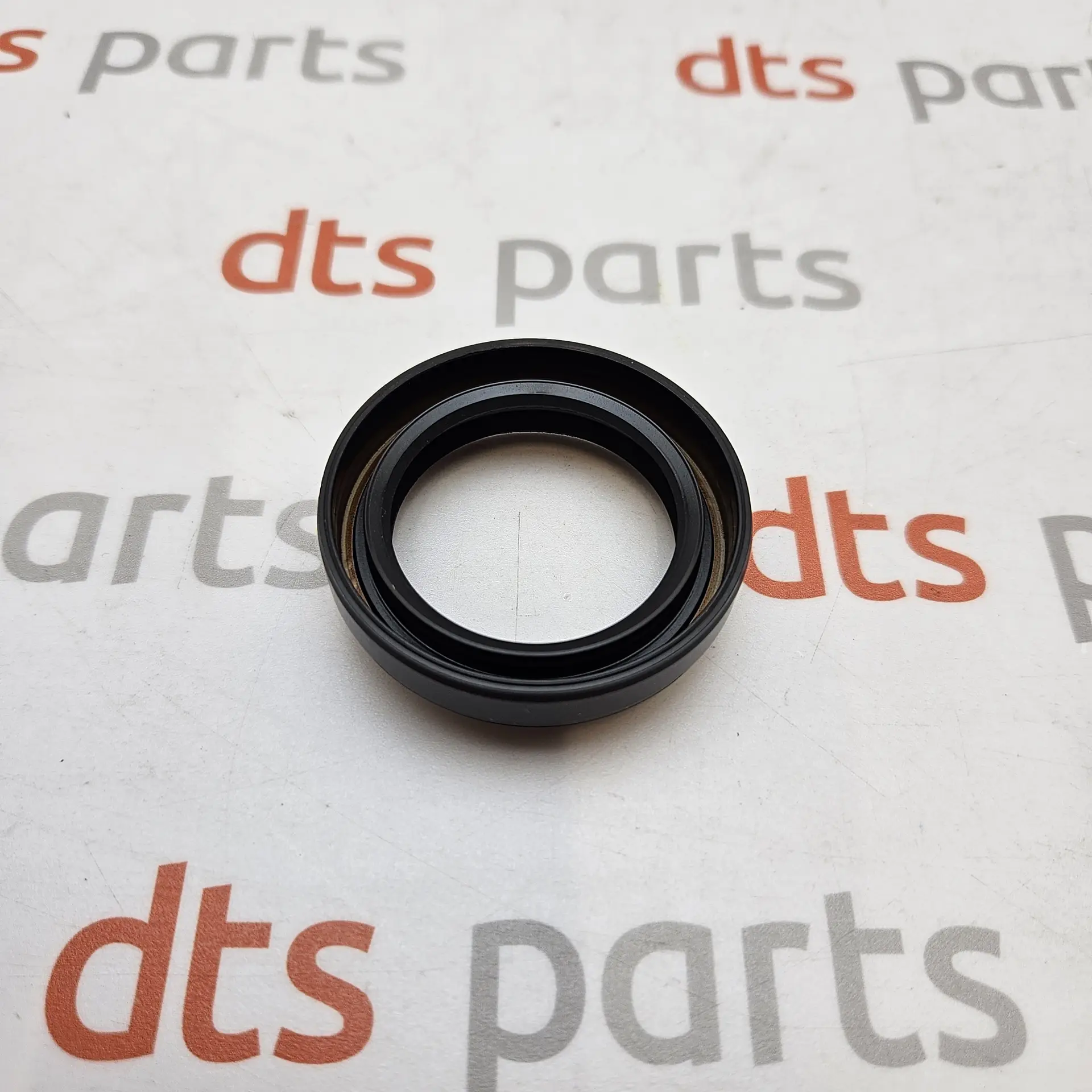 OEM Subaru 806735290 – Oil seal