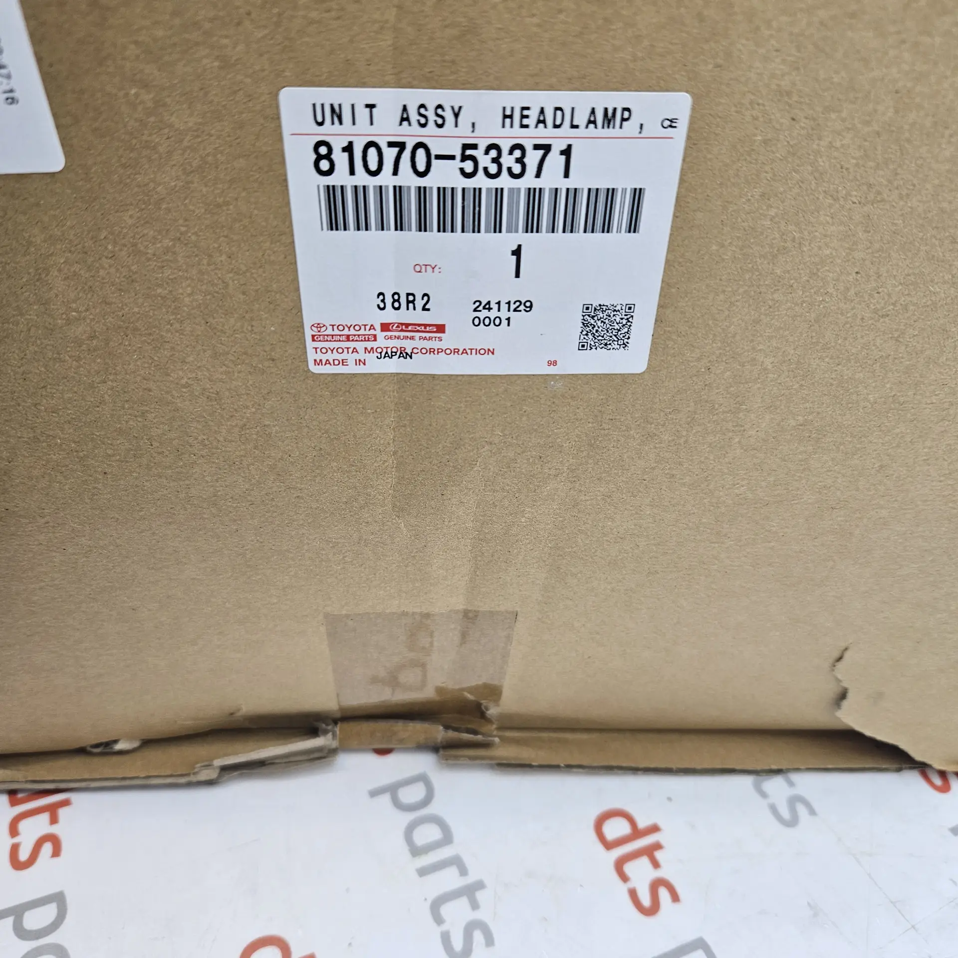 OEM Toyota 8107053371 – Front left headlight