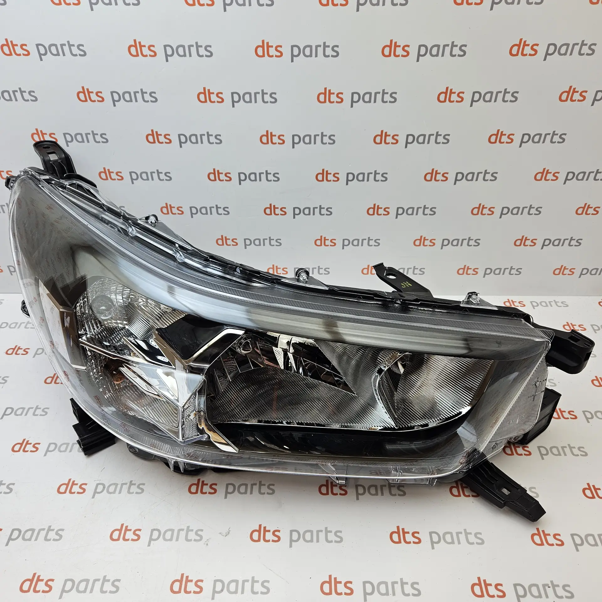 OEM Toyota 811100KK60 – Front right headlight