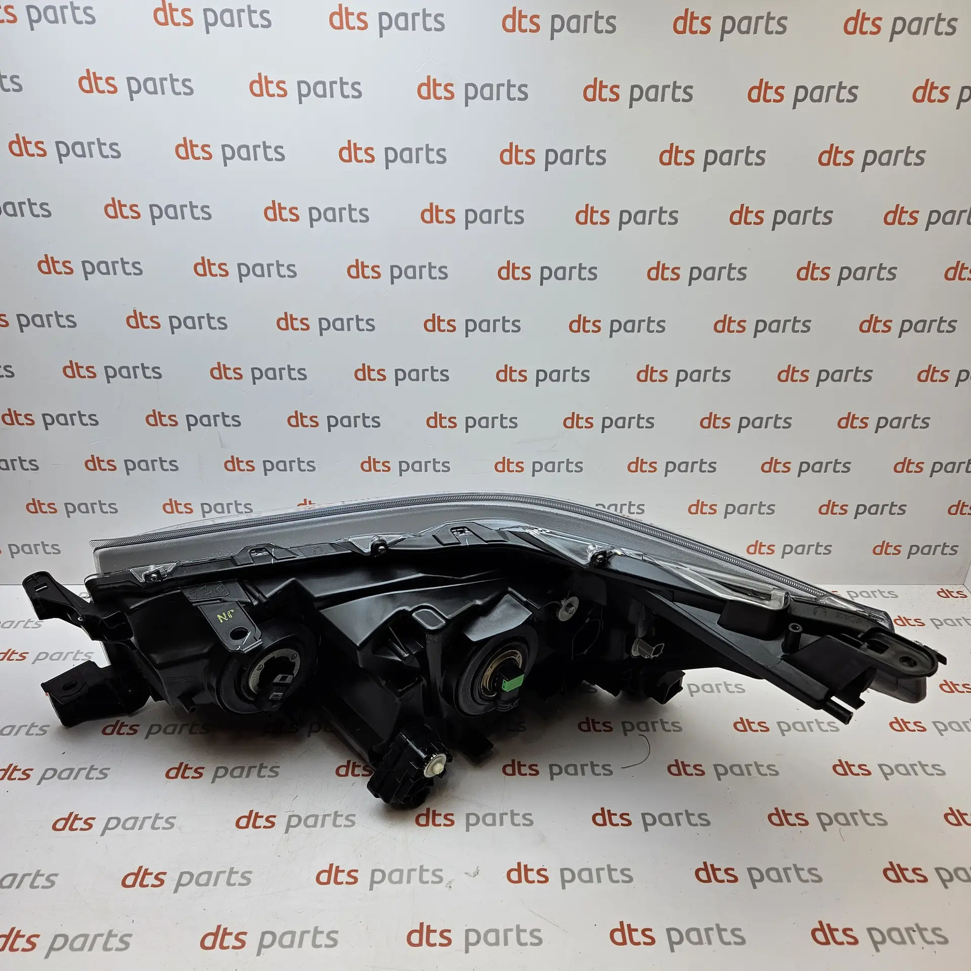 OEM Toyota 811100KK60 – Front right headlight
