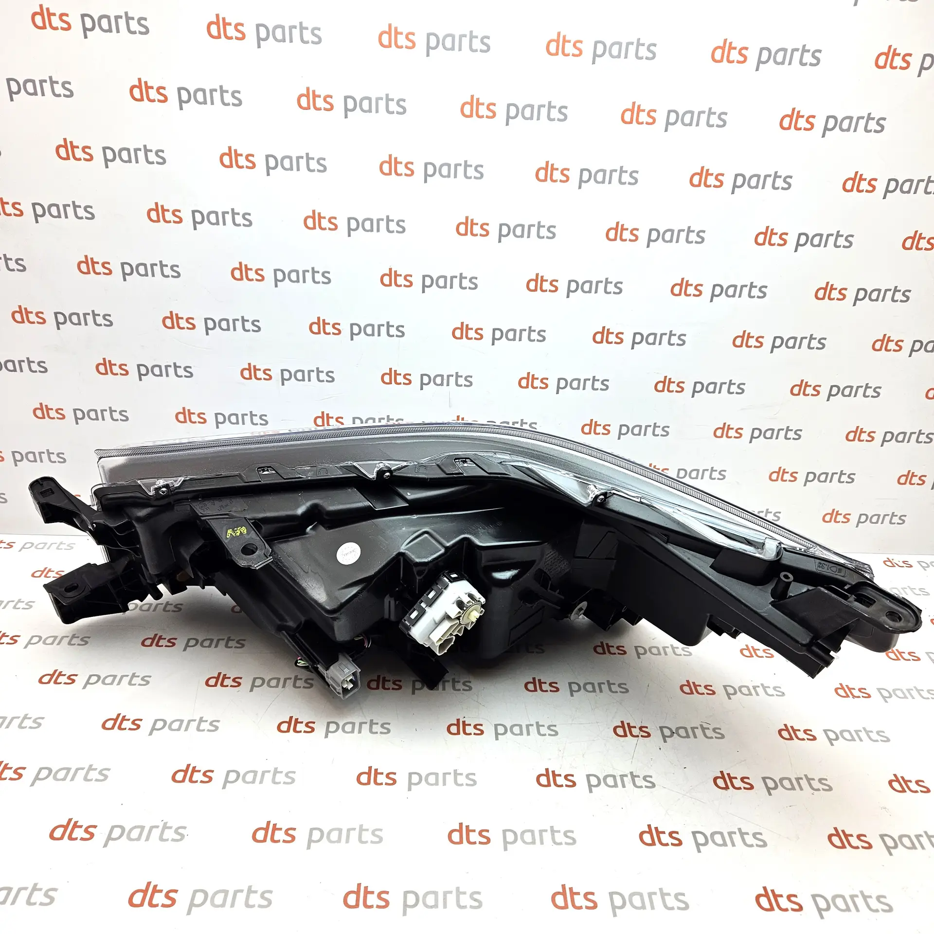 OEM Toyota 81110YP431 – Right headlight