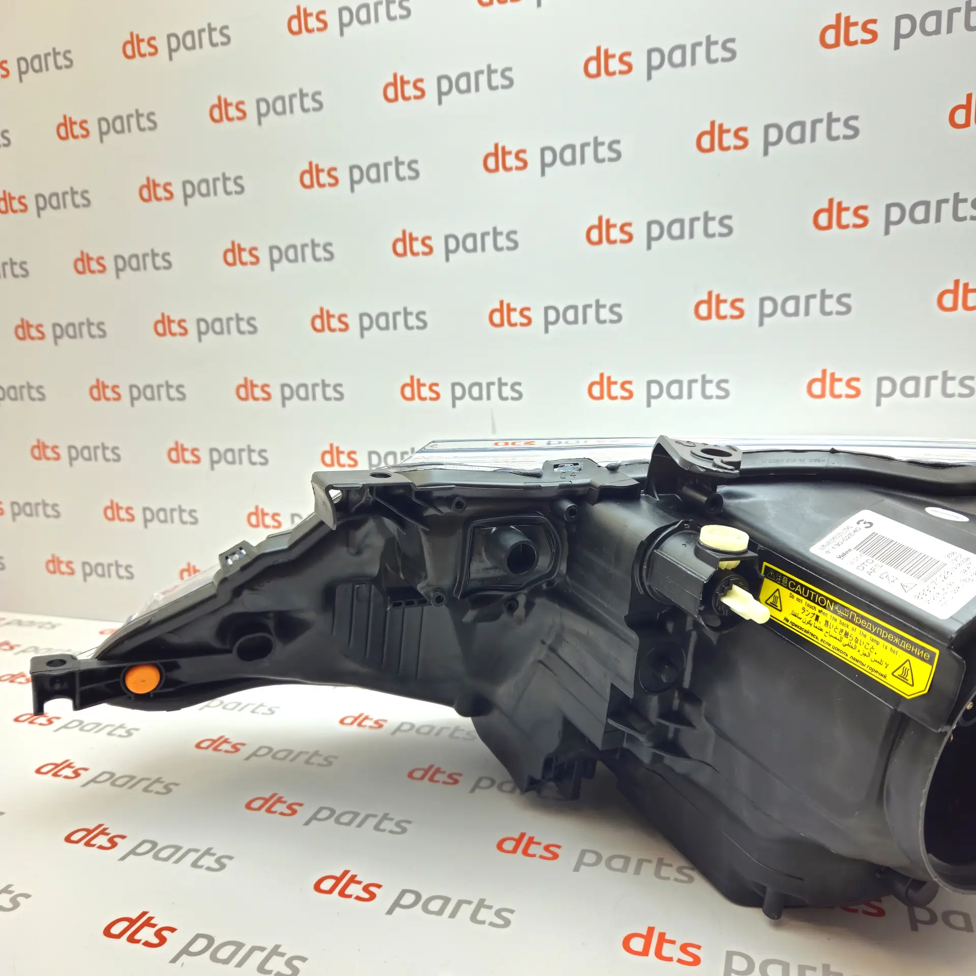 OEM Toyota/Lexus 8113002E40 – Front right headlight