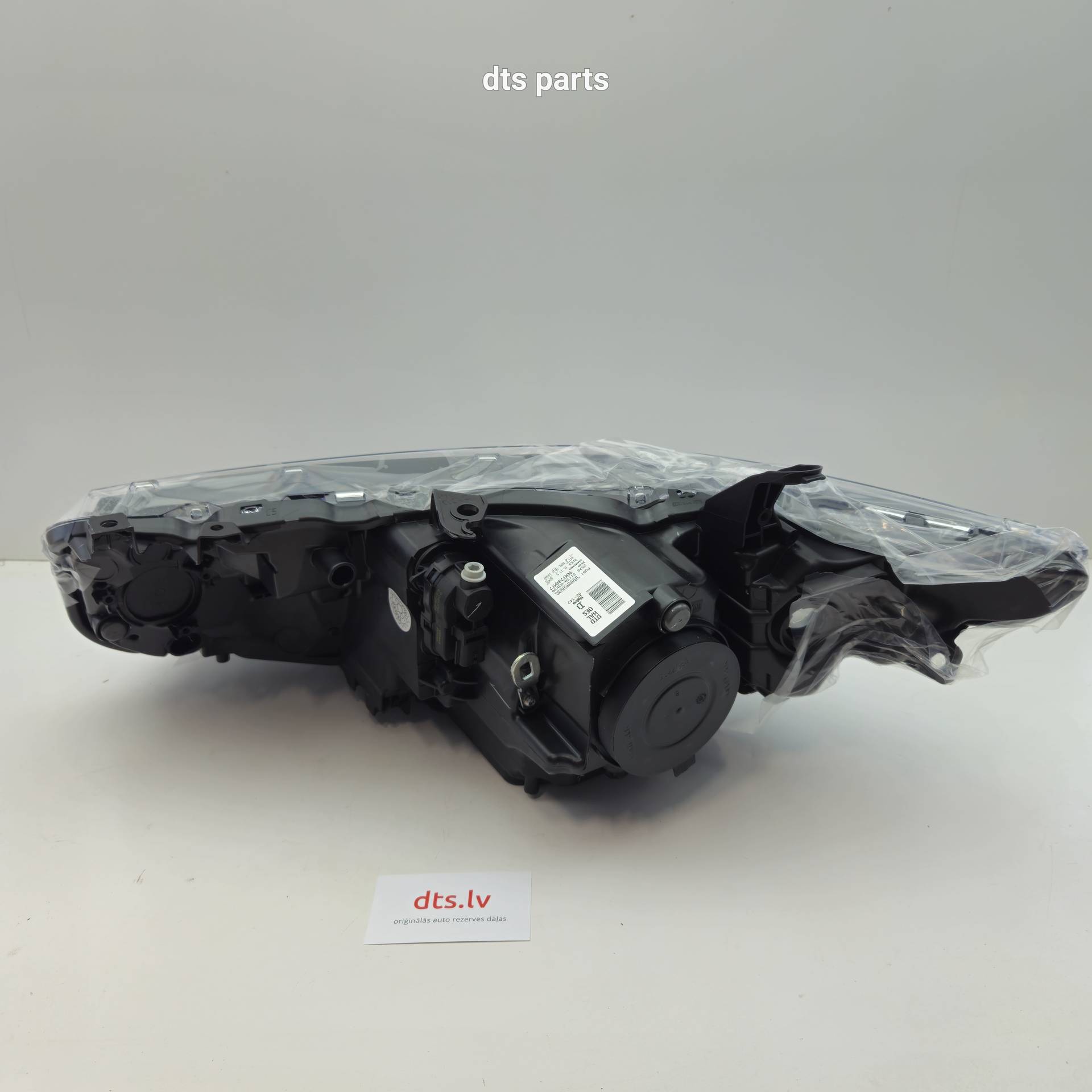OEM Toyota/Lexus 8113002K30 – Right LED headlight