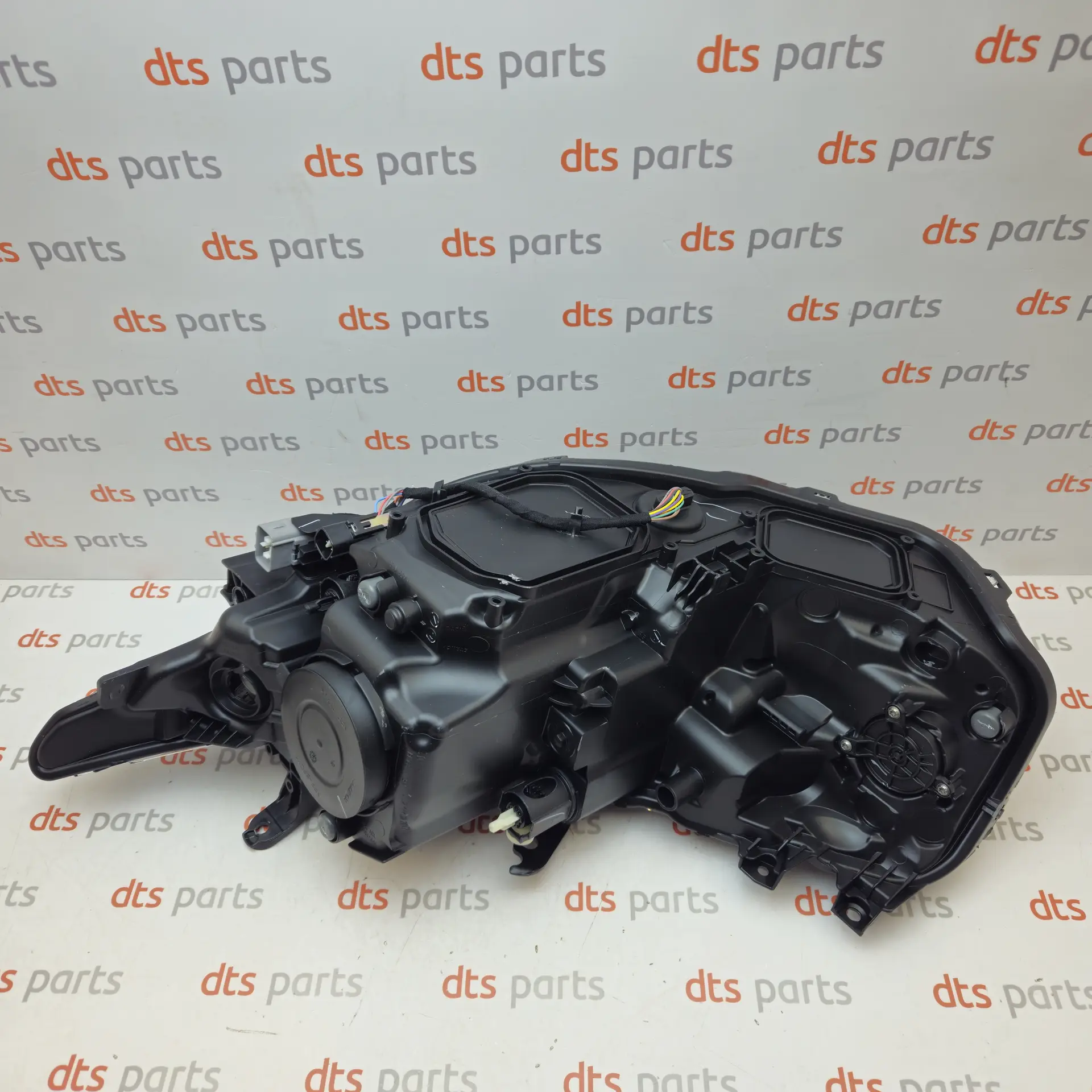 OEM Toyota 8113002K60 – Front LED Main Headlight Assembly / Headlamp
