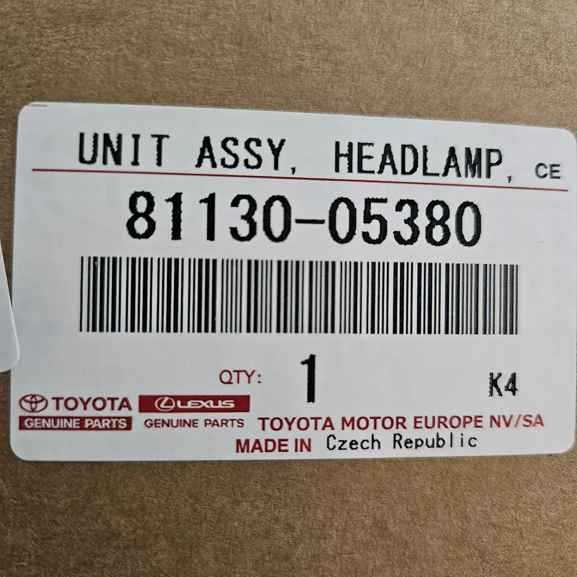 OEM Toyota 8113005380 – Front right LED headlight