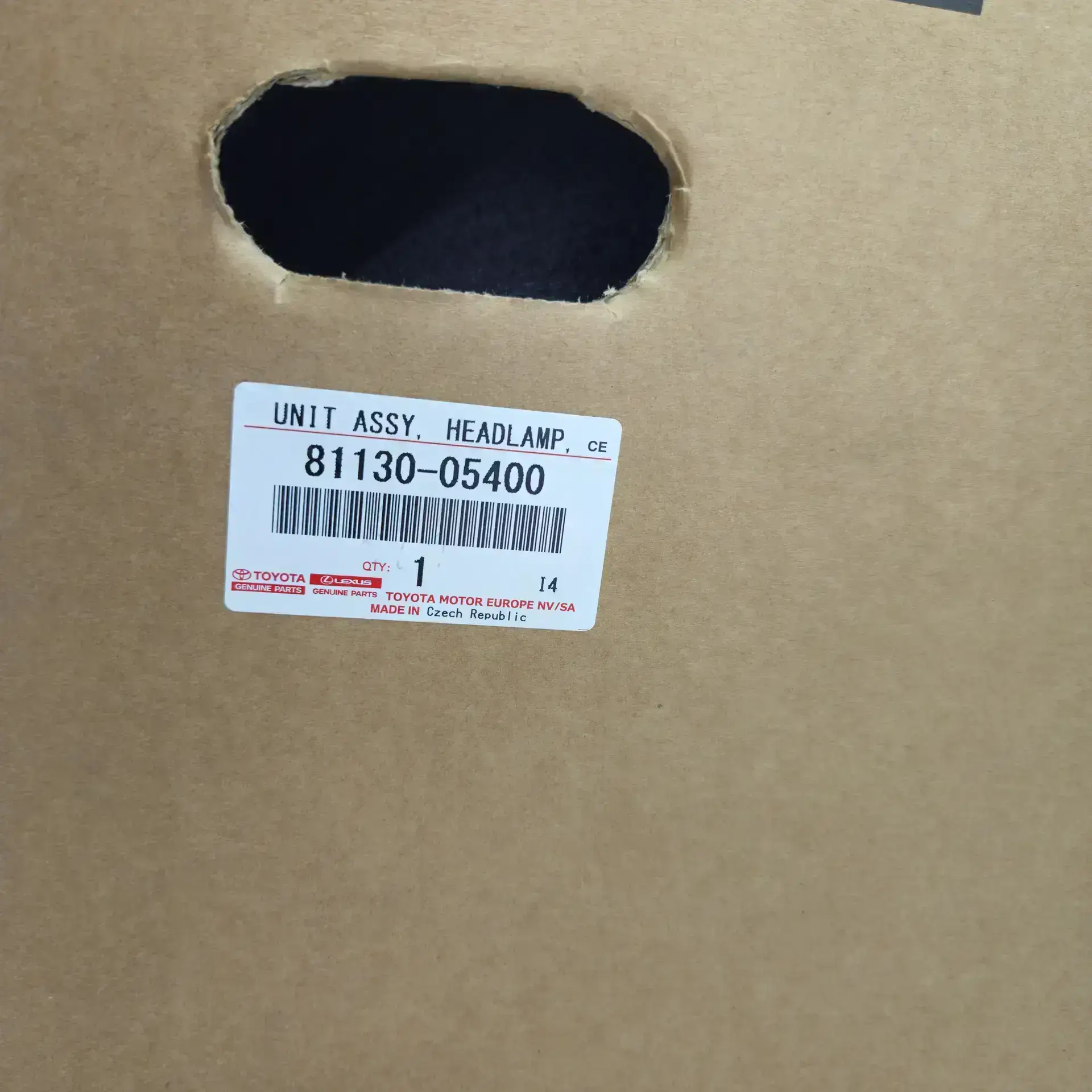 OEM Toyota/Lexus 8113005400 – Front right headlight