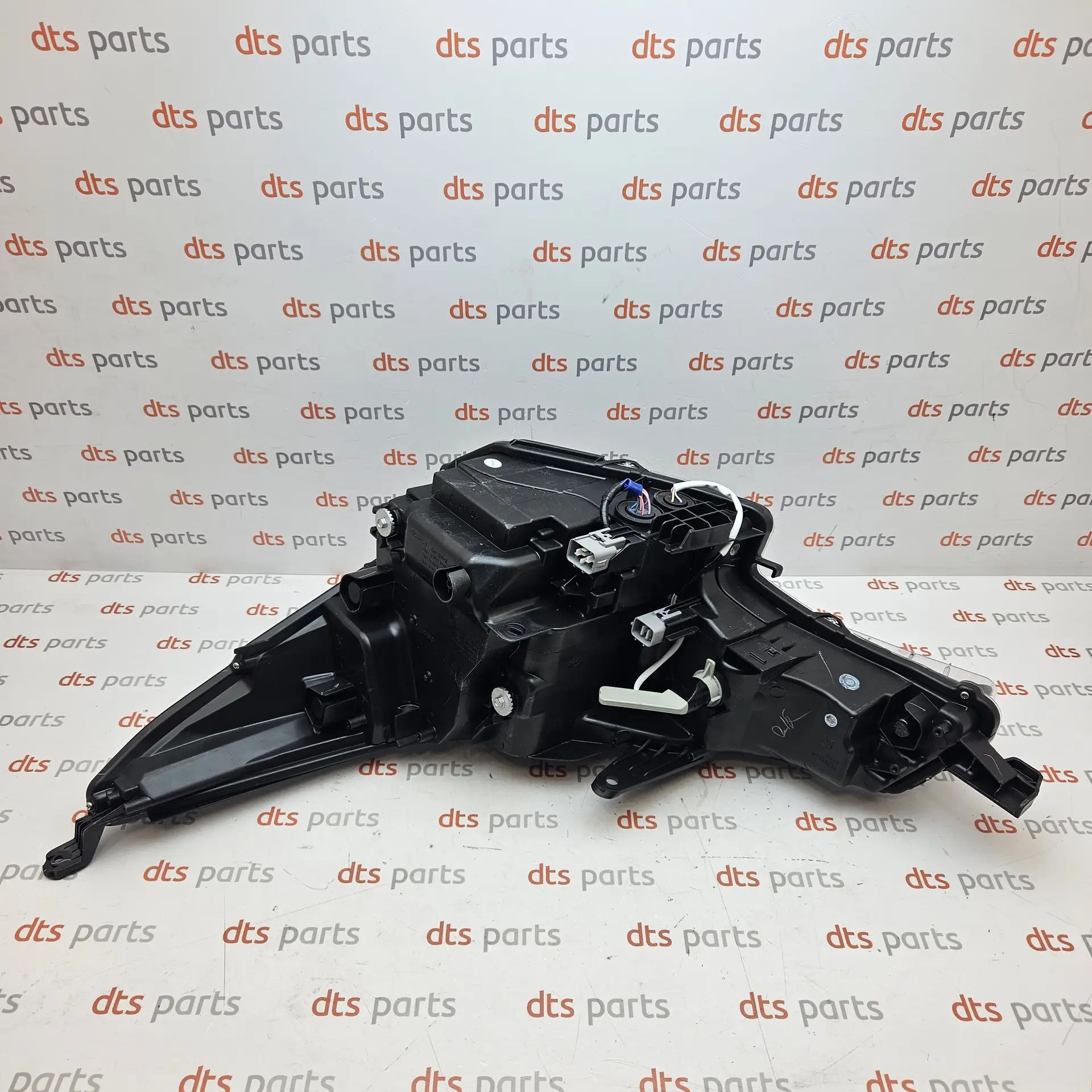 OEM Toyota 8113005420 – Front main headlight assembly right-hand side