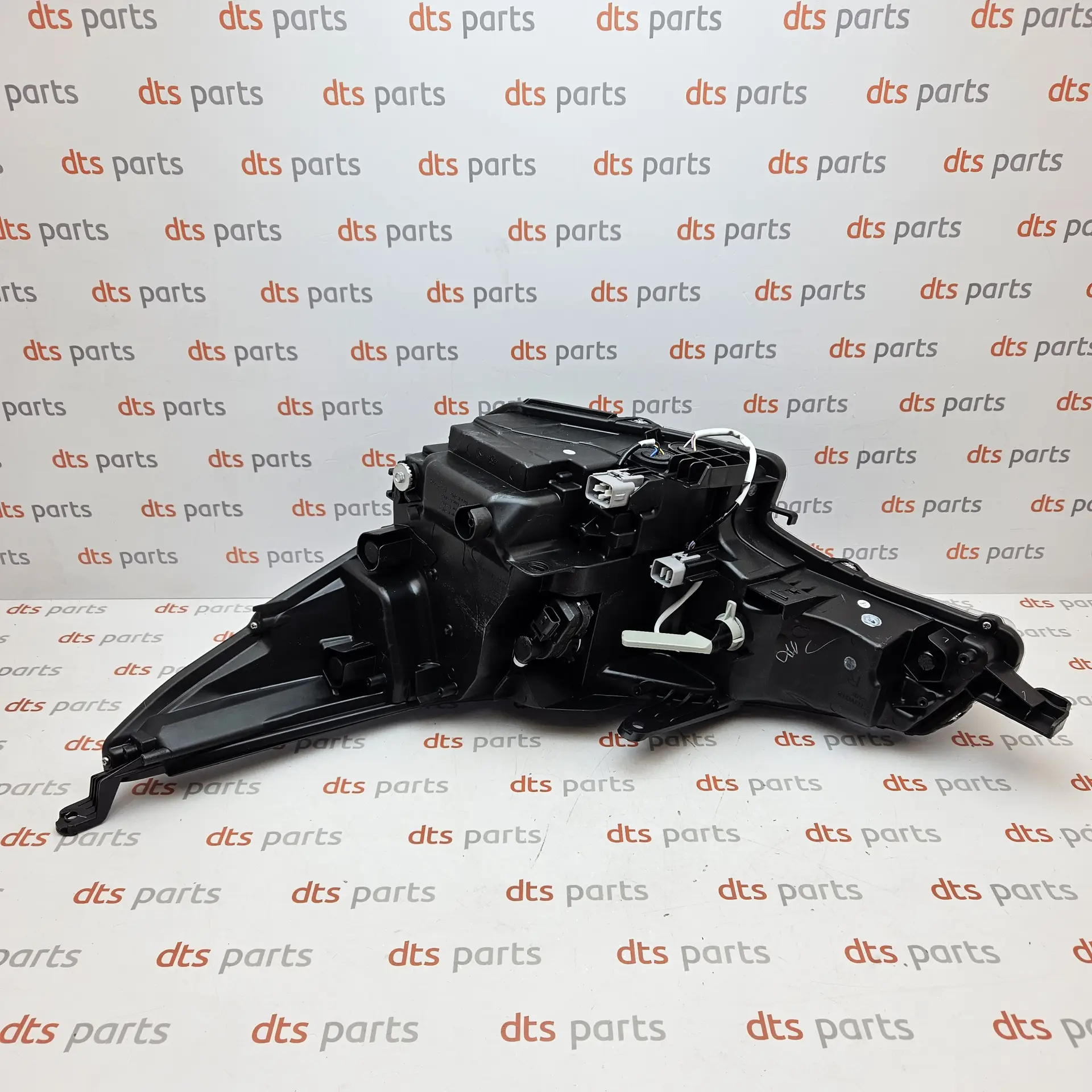 OEM Toyota 8113005450 – Headlamp, RH
