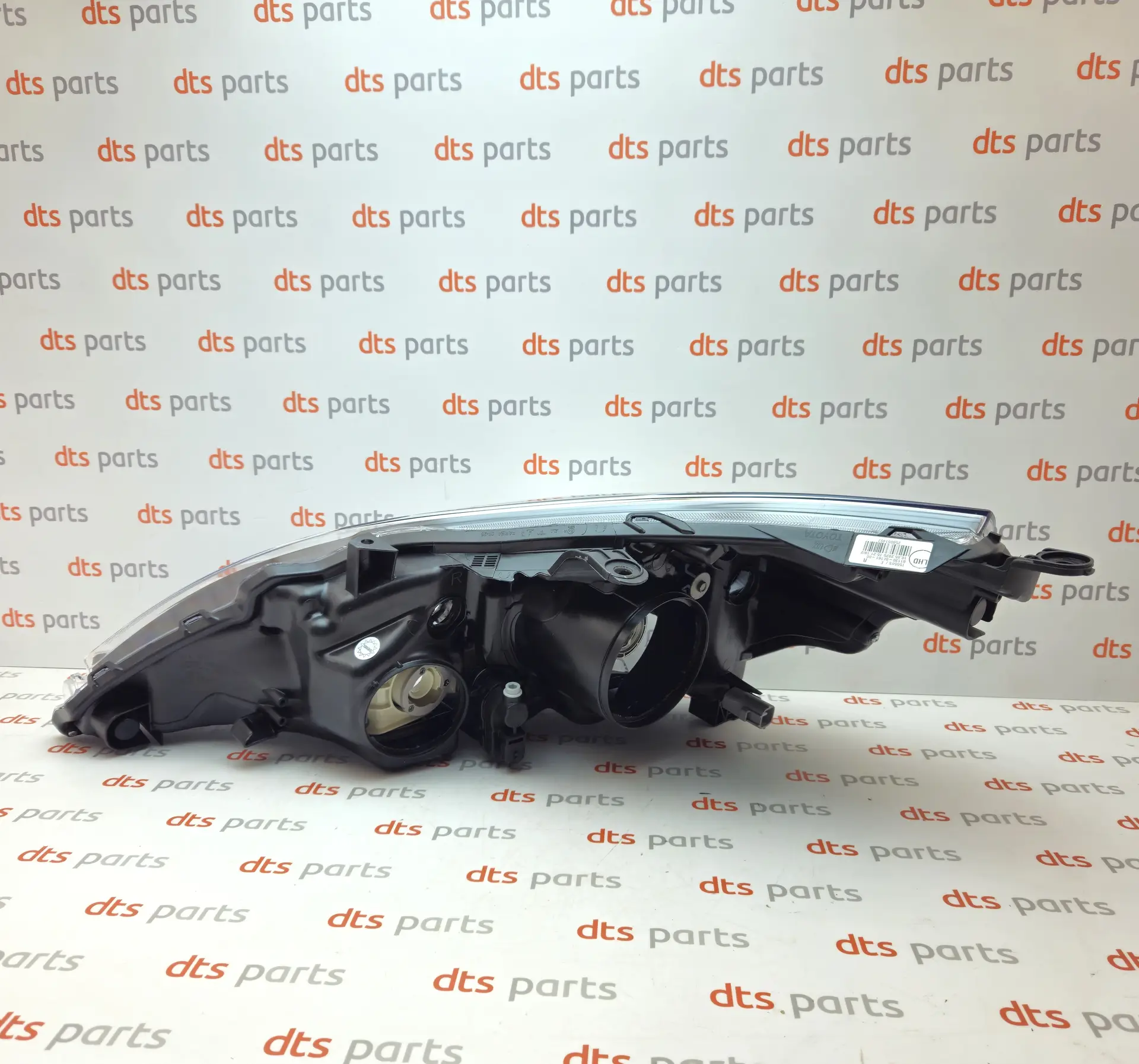 OEM Toyota 811300F161 – Right headlight