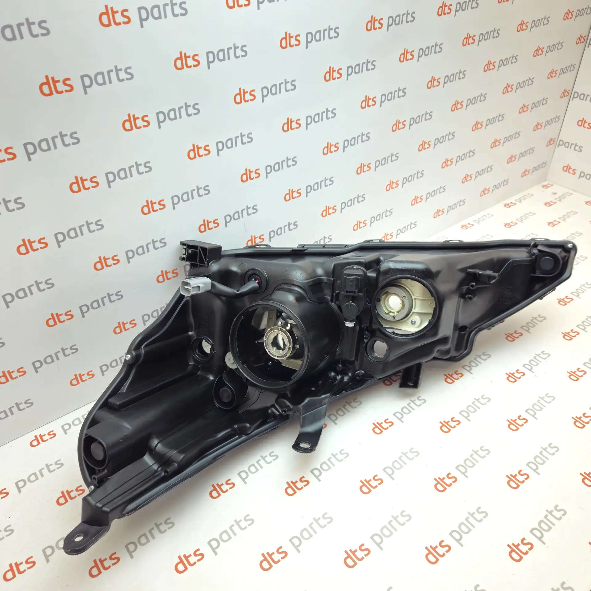 OEM Toyota 811300F161 – Right headlight