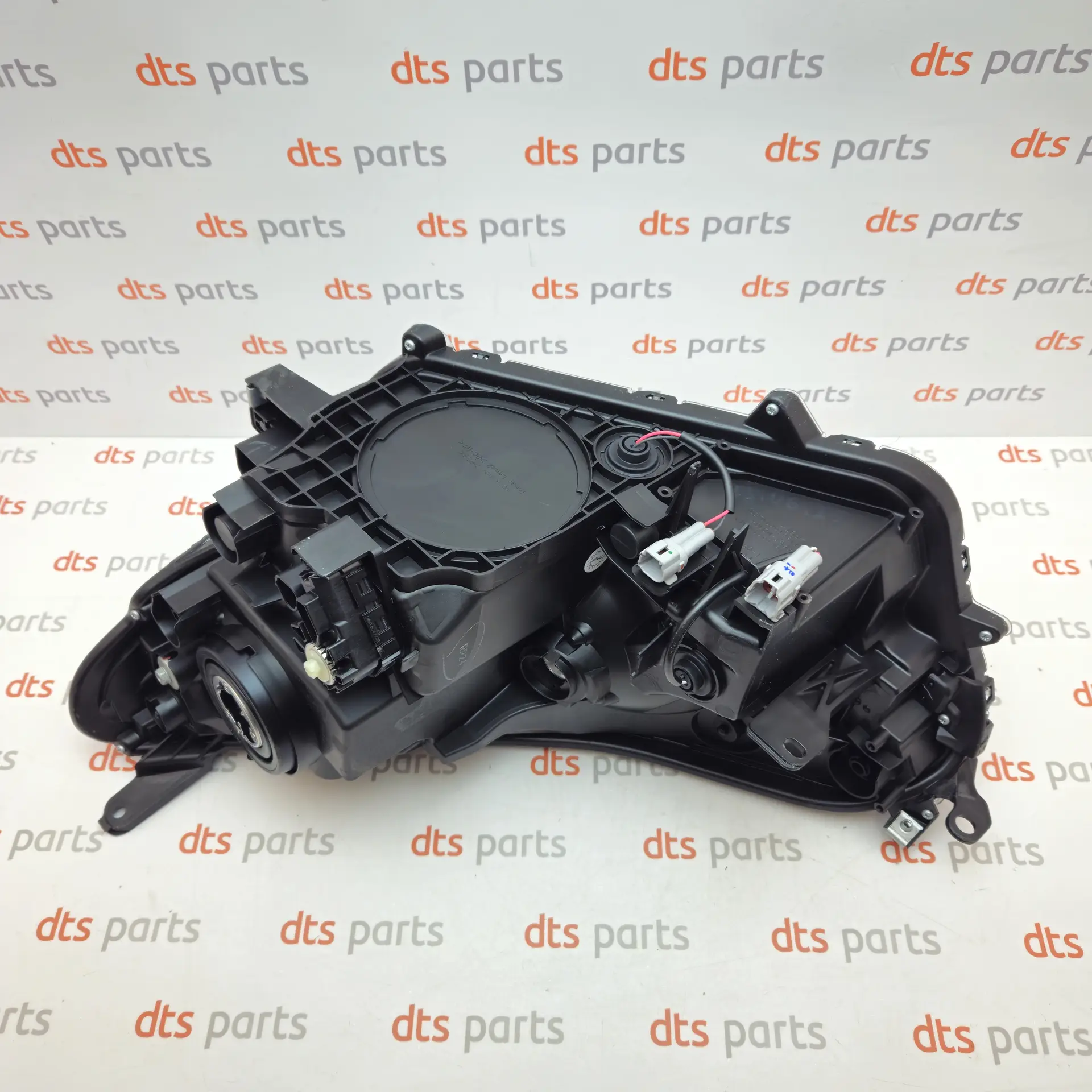 OEM Toyota 8113042650 – Right headlight