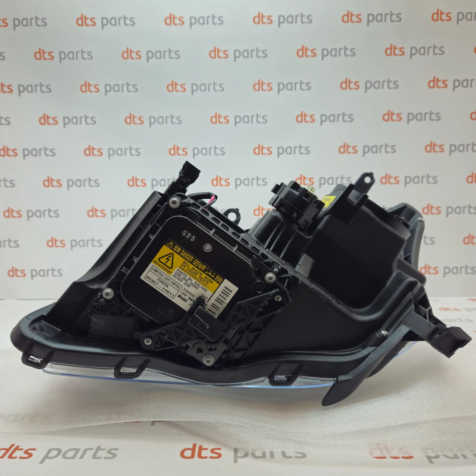 OEM Toyota 8114005250 – Front right headlight