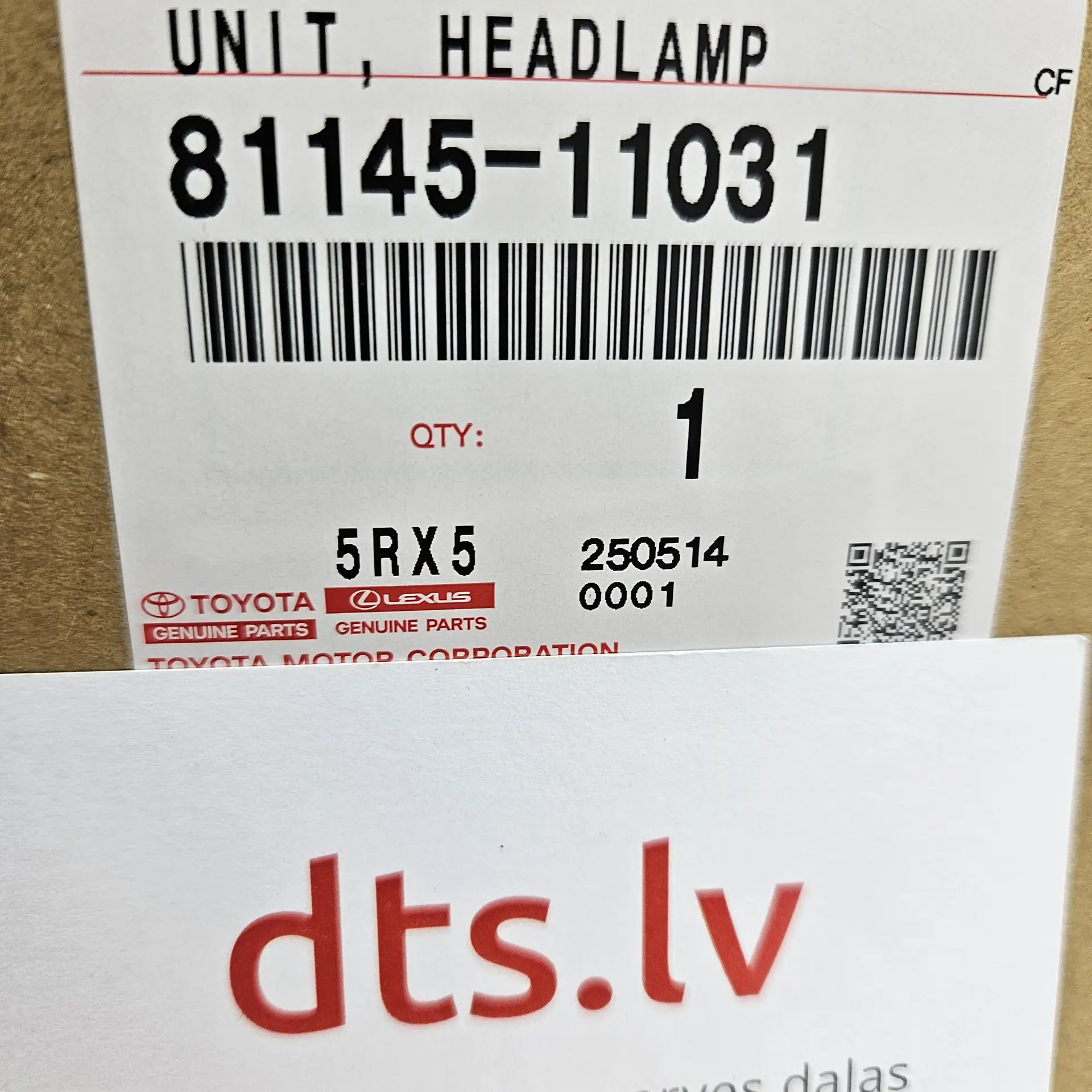 OEM Toyota 8114511031 – Front right headlight