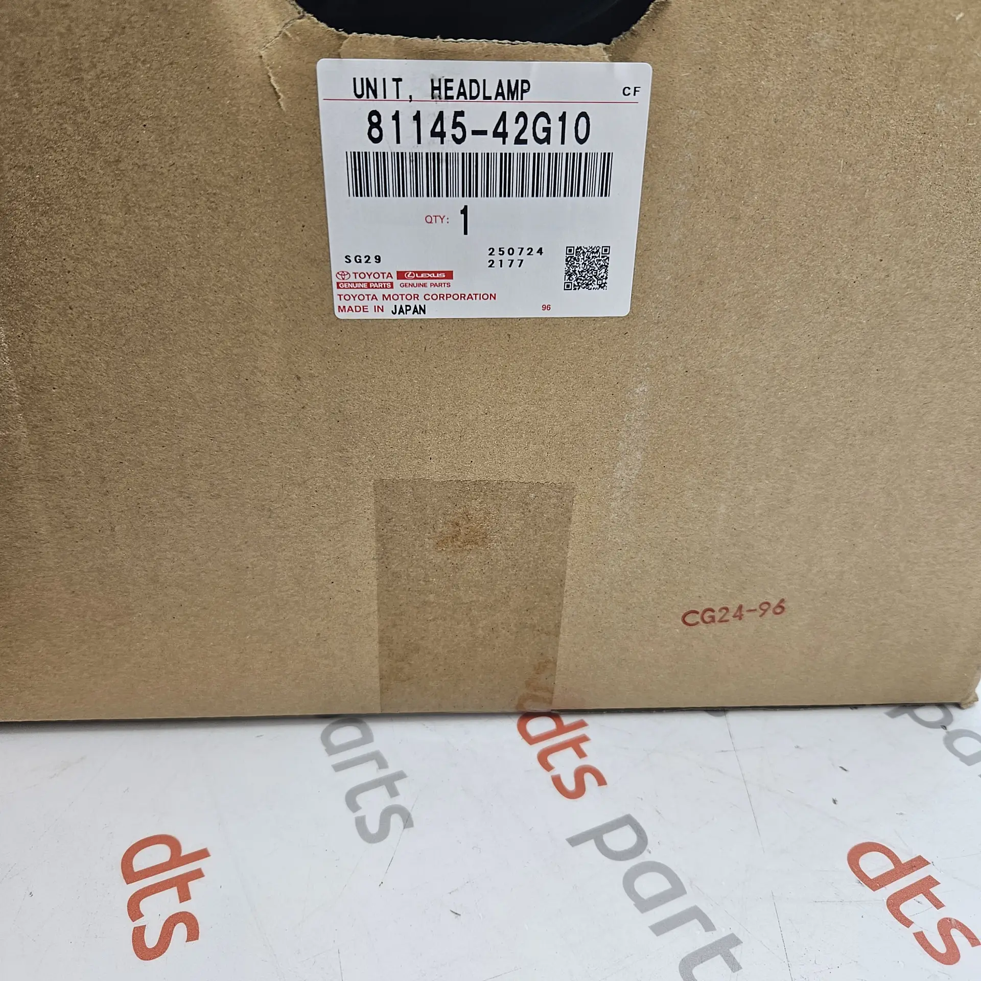 OEM Toyota 8114542G10 – Front right headlight