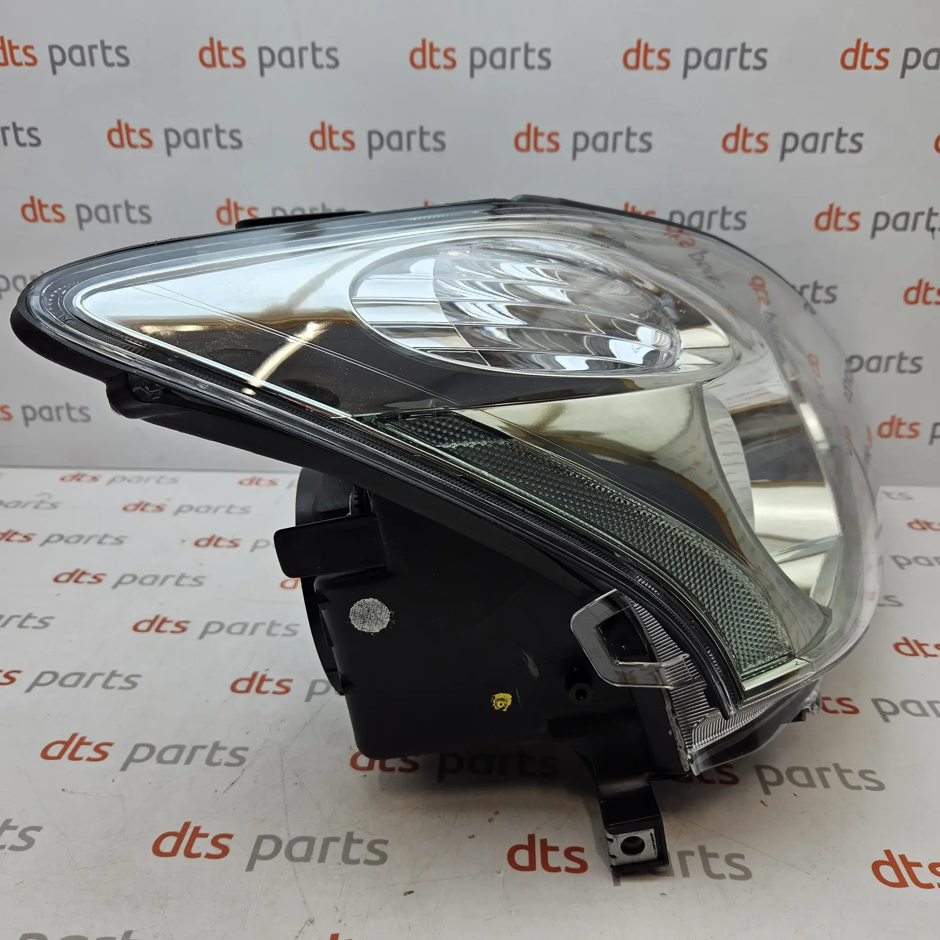 OEM Toyota 8114548242 – Right front xenon headlight assembly