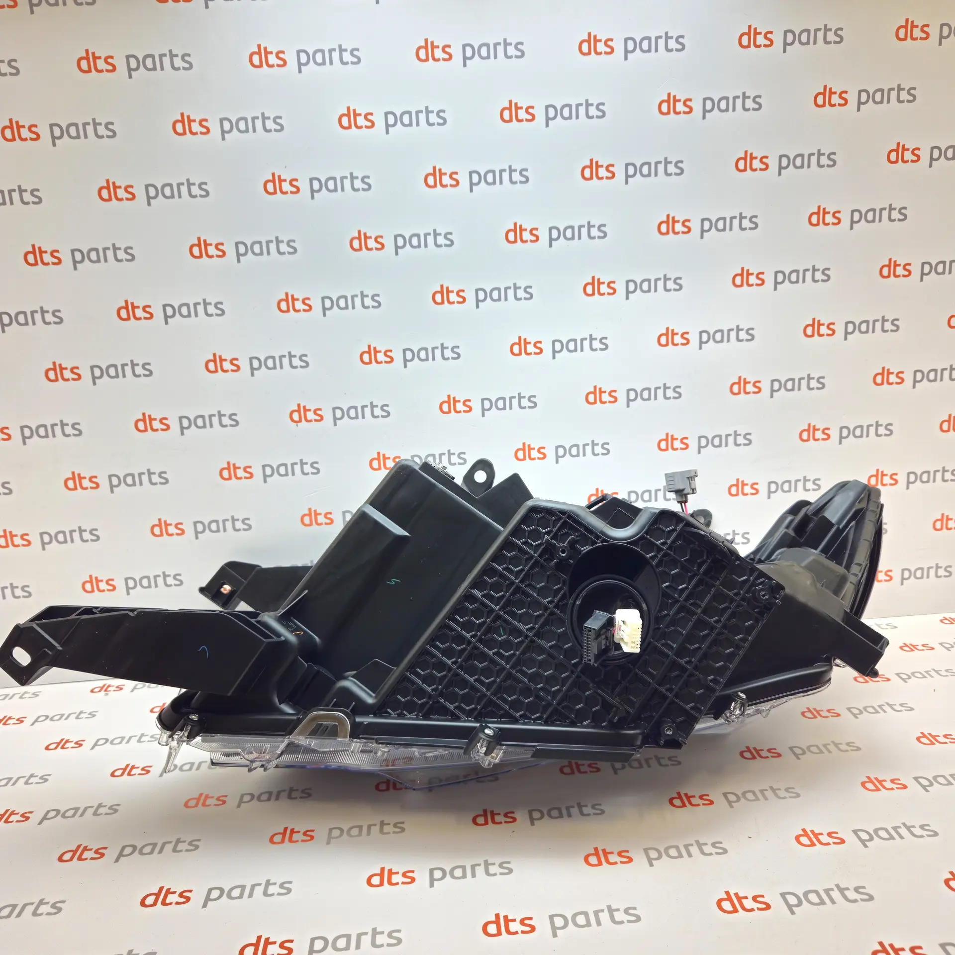 OEM Toyota/Lexus 8114560N20 – Front right LED headlight