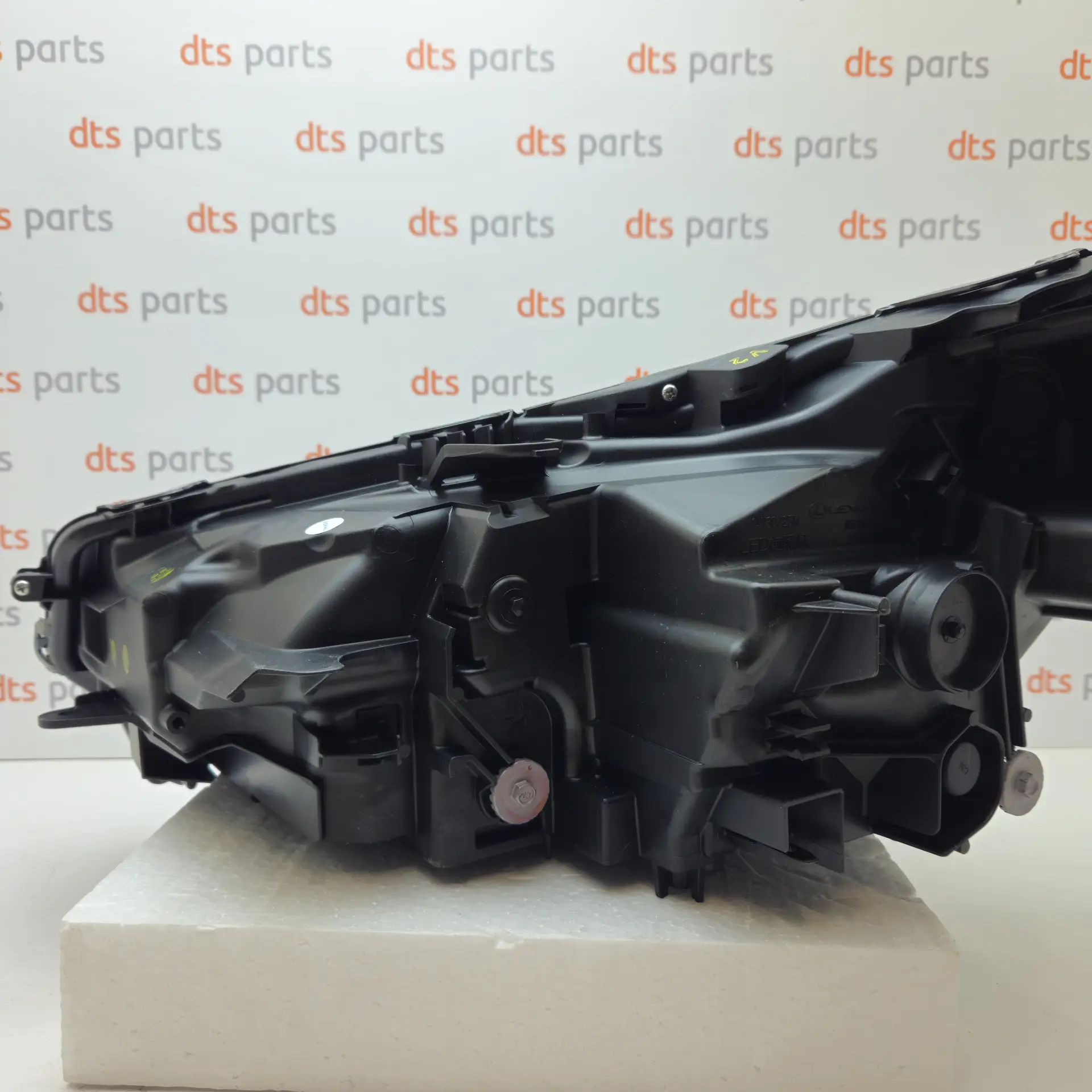 OEM Toyota/Lexus 8114578180 – Front right LED headlight