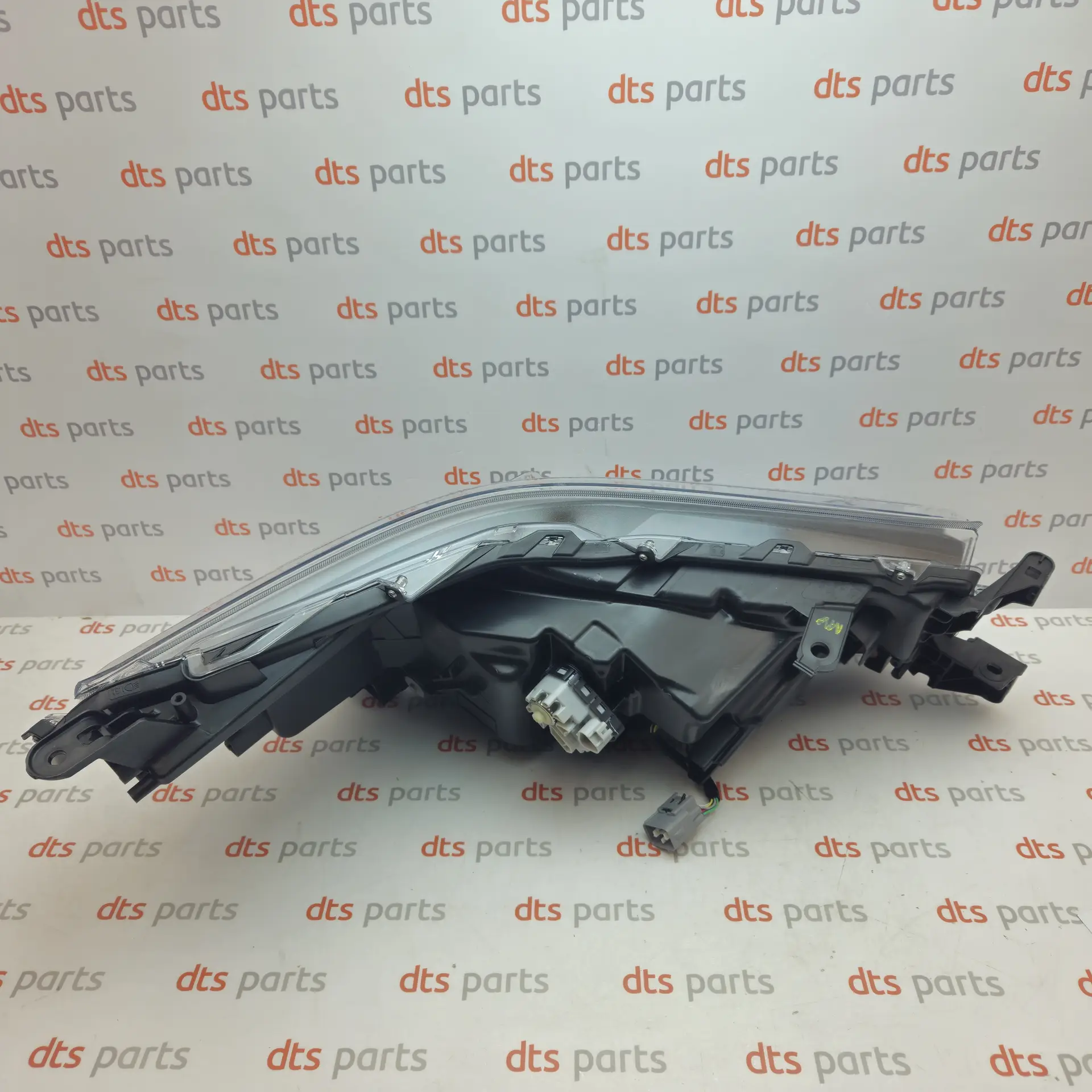 OEM Toyota 81150YP431 – Front headlight  left