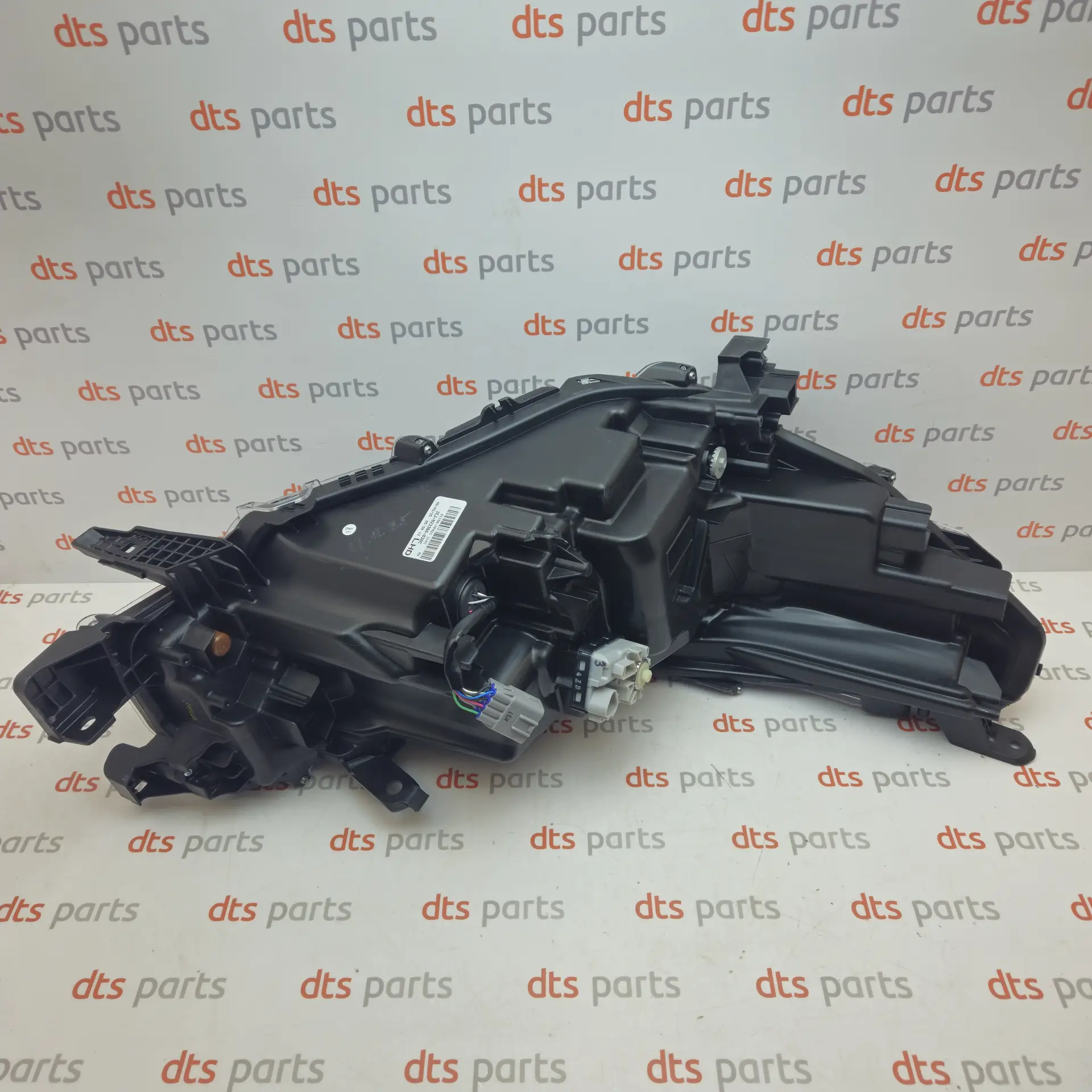 OEM Toyota 81150YP431 – Front headlight  left
