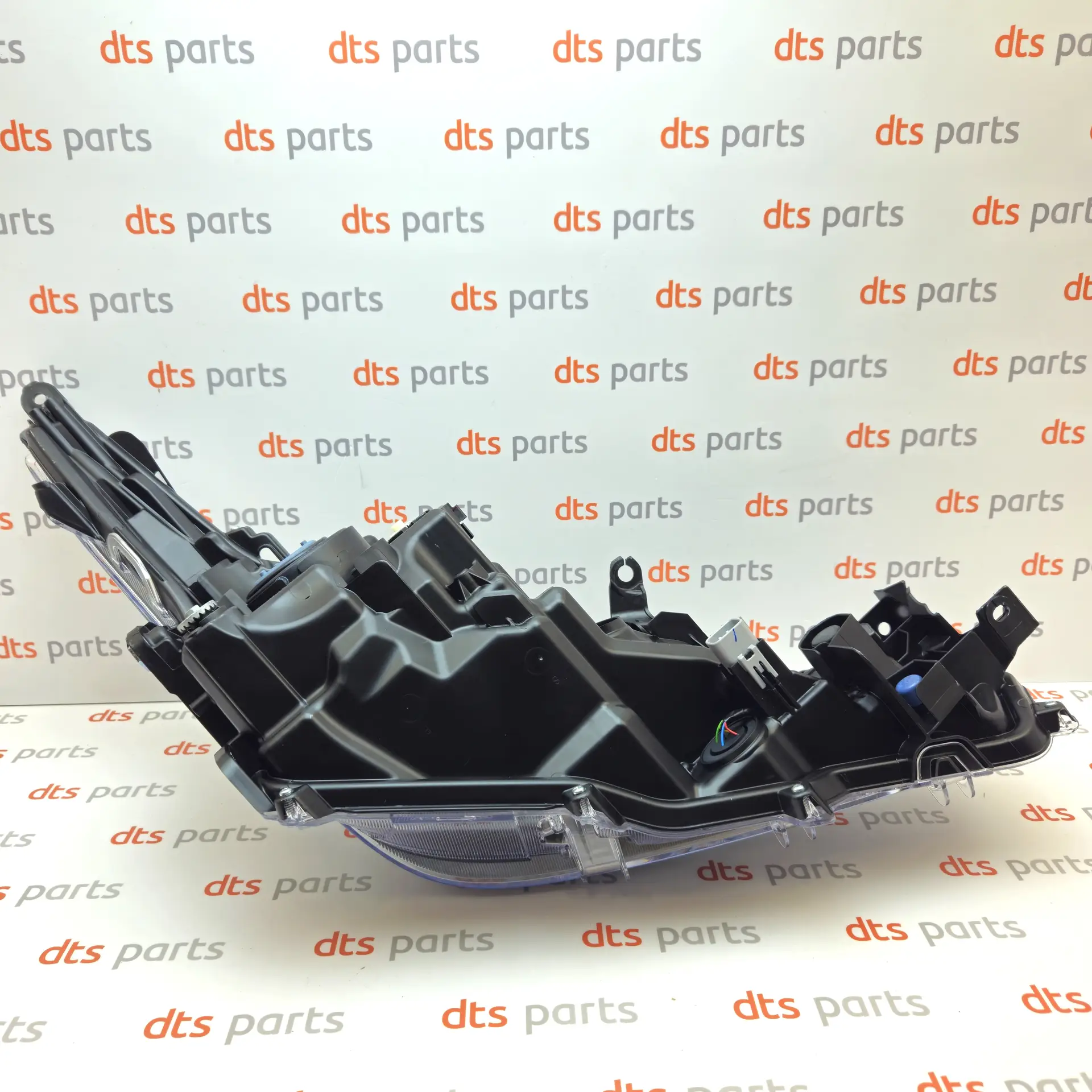OEM Toyota/Lexus 8117002T31 – Front left headlight