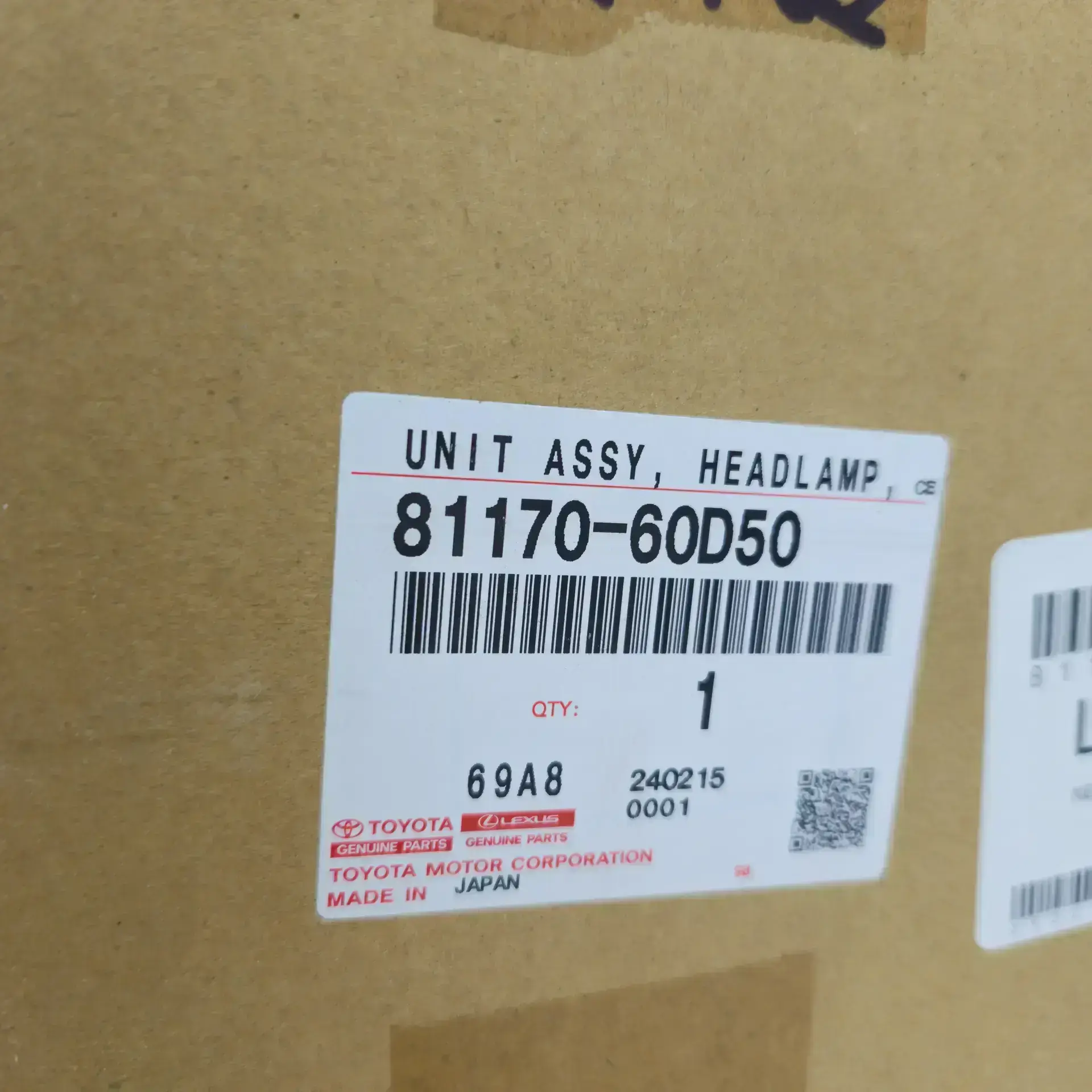 OEM Toyota/Lexus 8117060D50 – Front left headlight