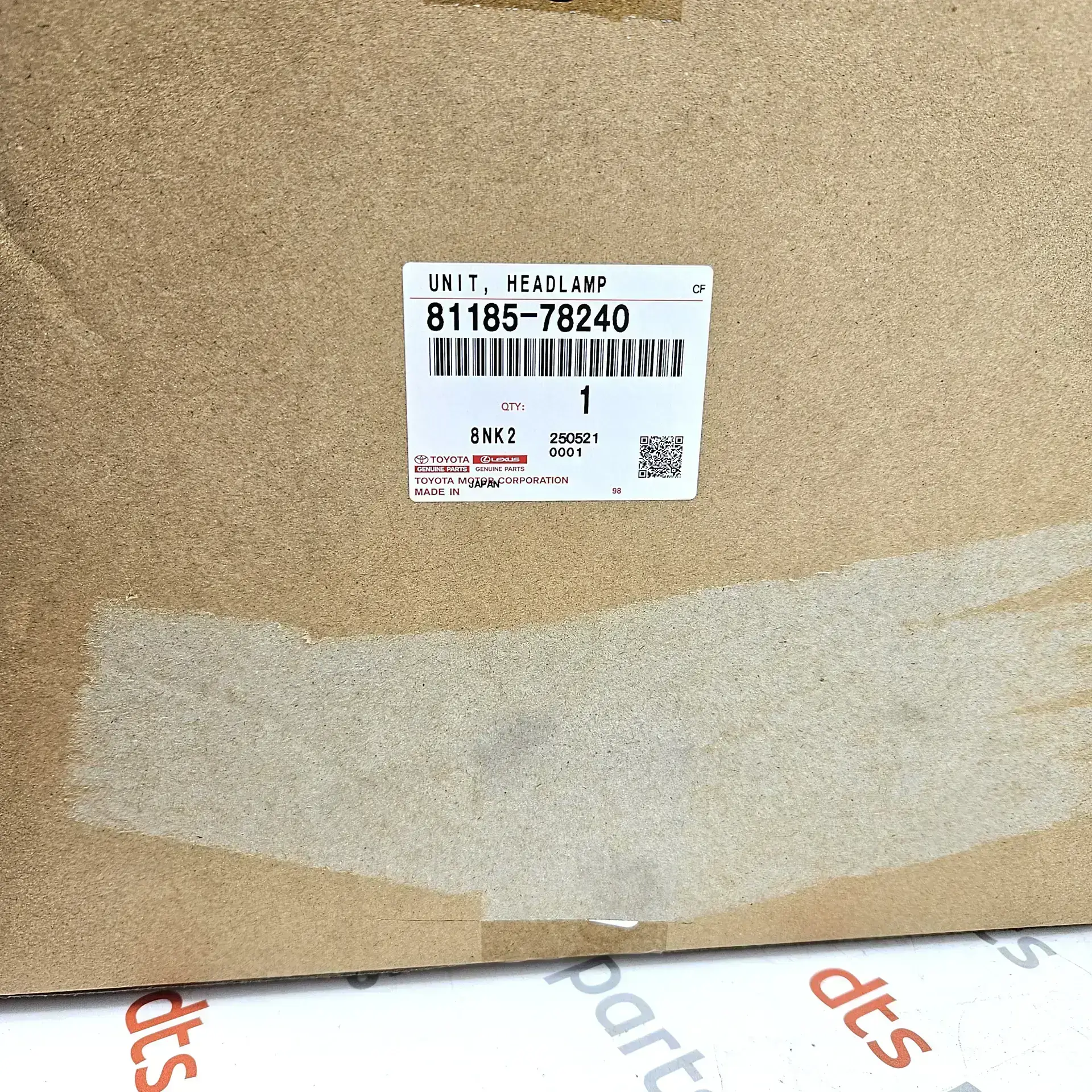OEM Toyota 8118578240 – Headlight
