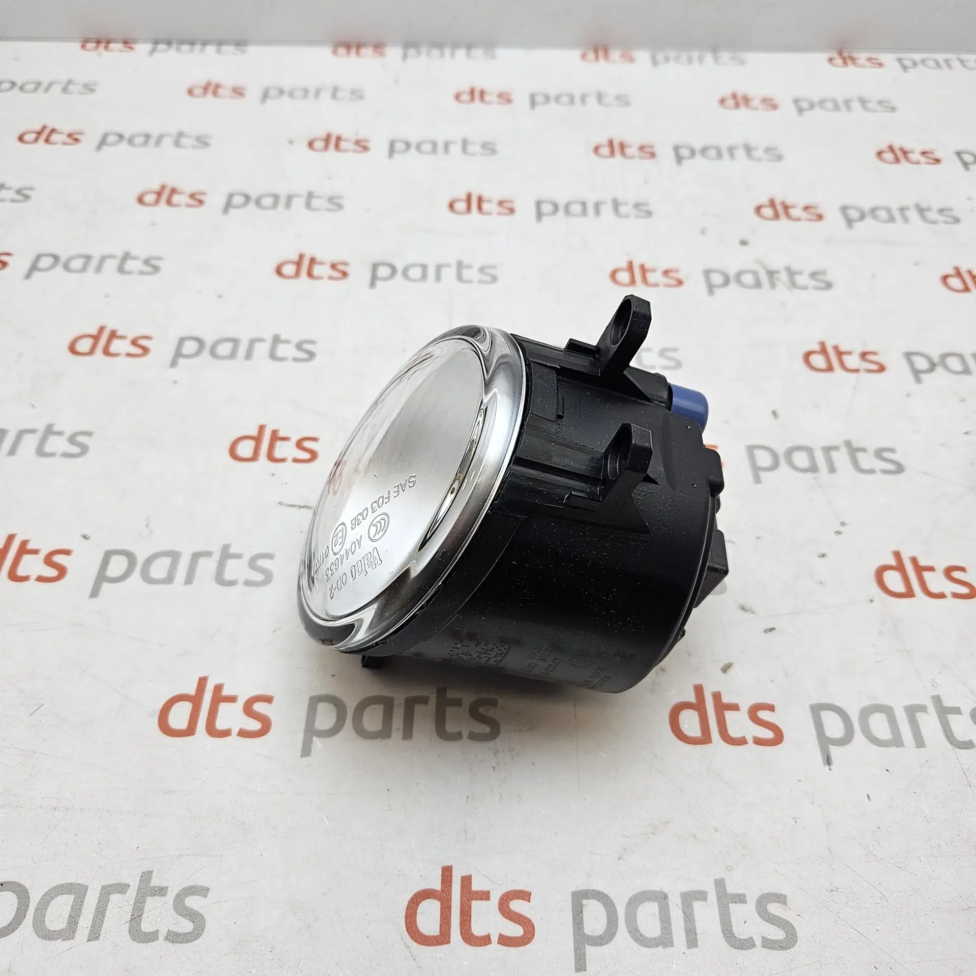 OEM Toyota 812100D042 – Front lower bumper fog lamp housing assembly