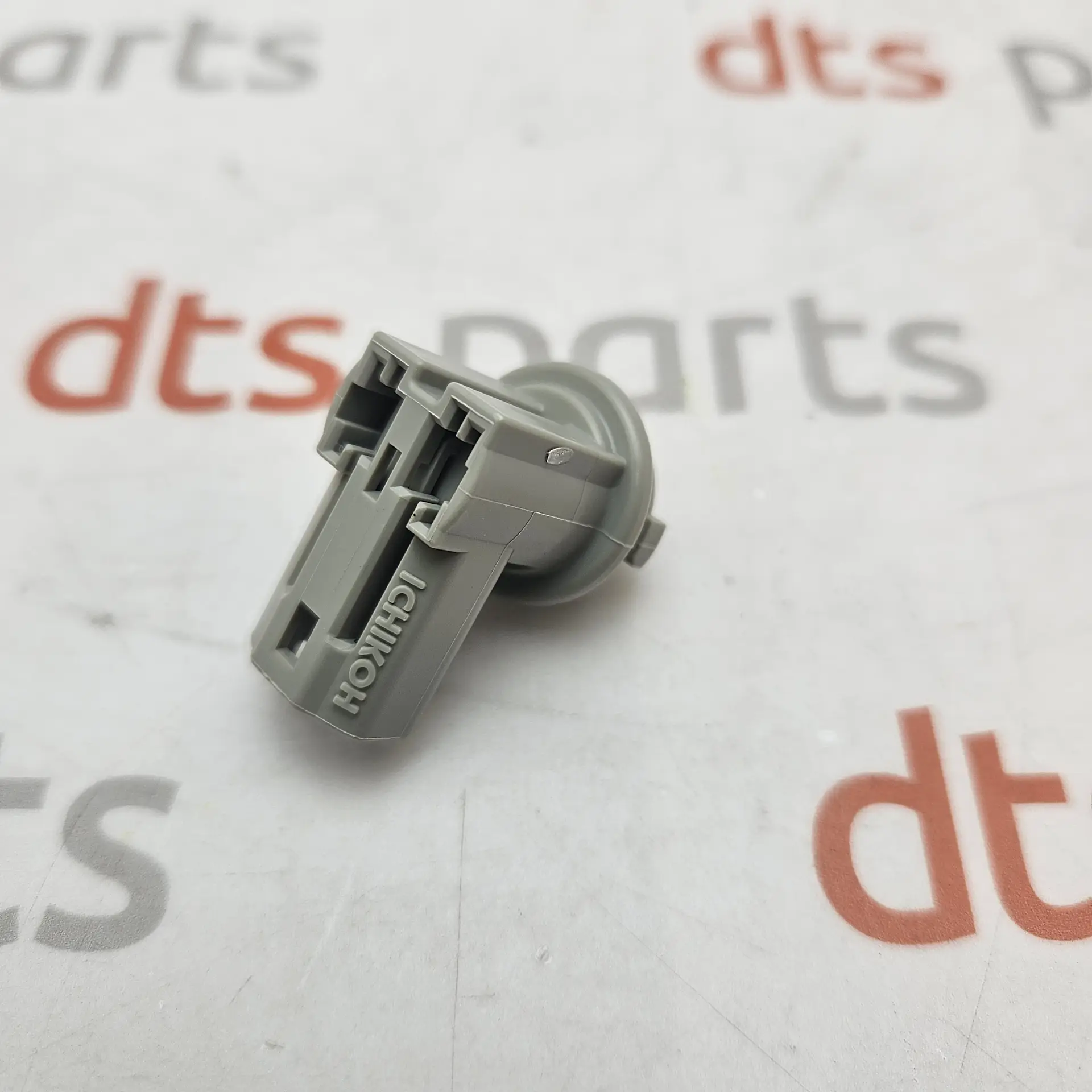 OEM Toyota 8127512501 – Taillight bulb socket 2013-2016 Toyota RAV4