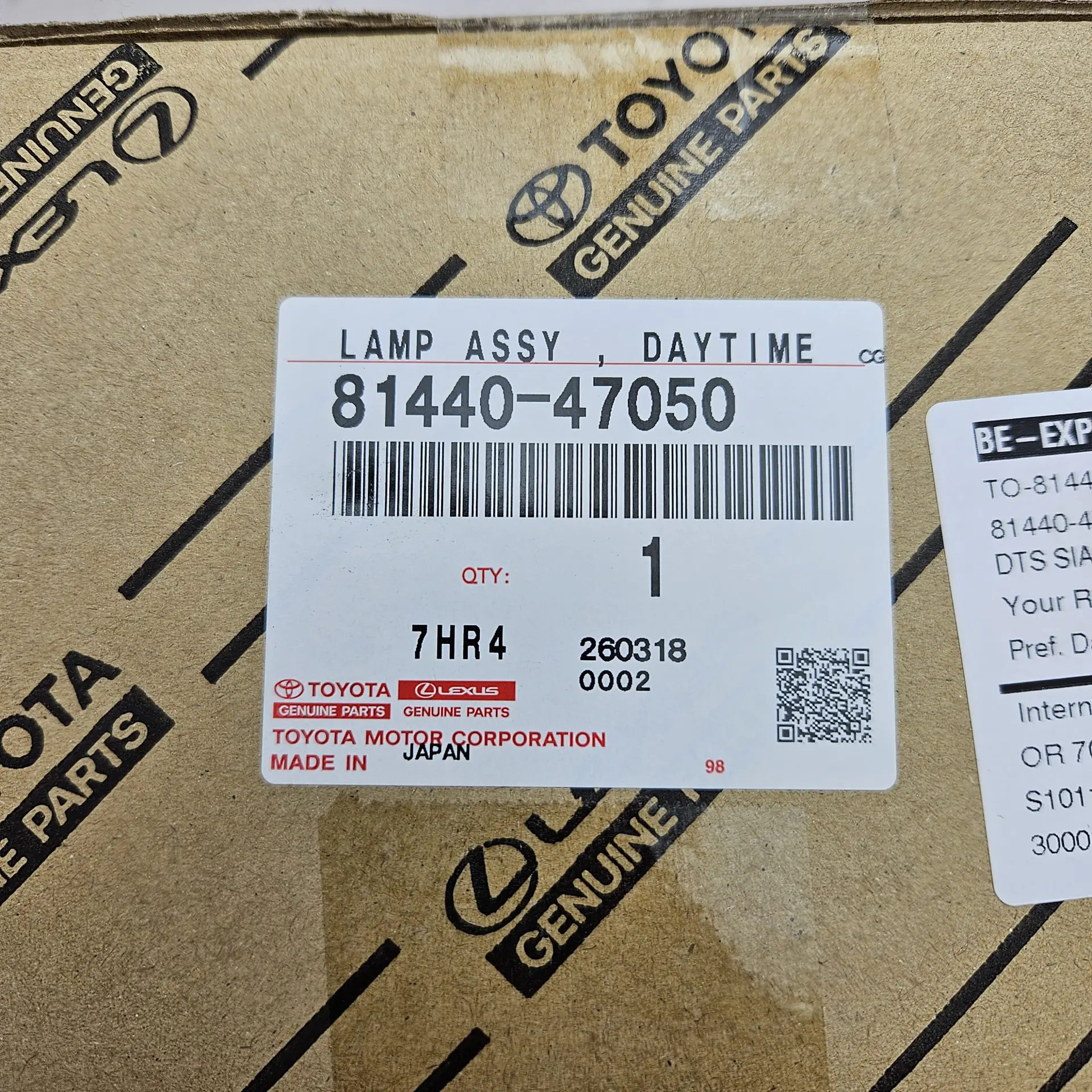 OEM Toyota/Lexus 8144047050 – Luggage compartment room lamp assembly