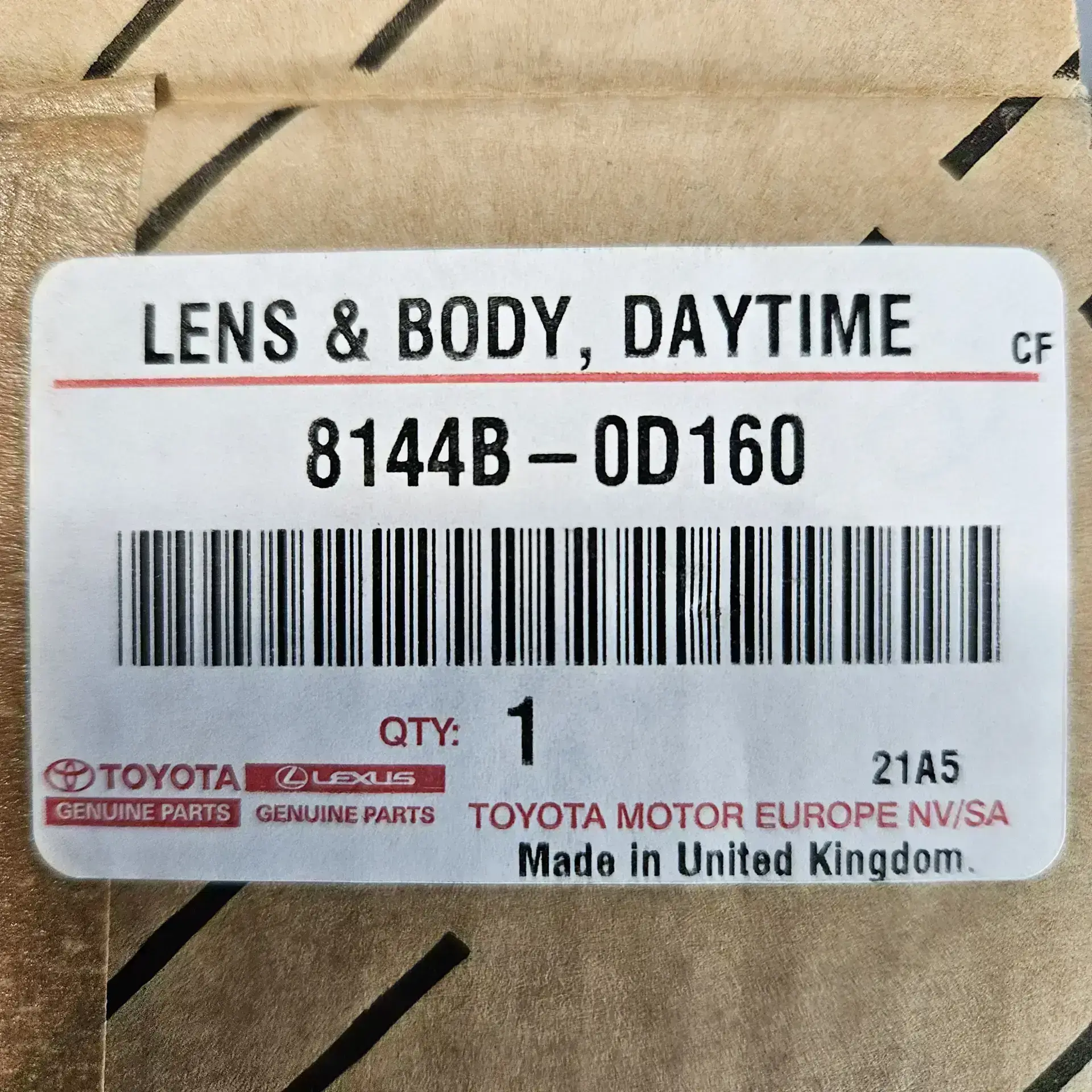 OEM Toyota 8144B0D160 – Front left turn signal lamp