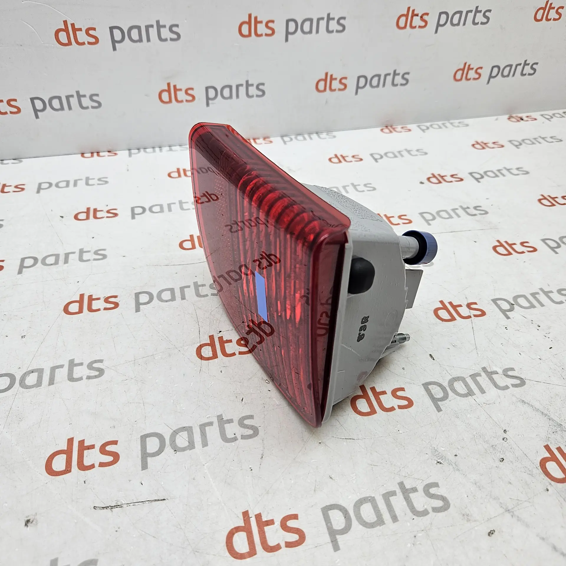 OEM Toyota 8145760021 – Rear fog lamp lens right side