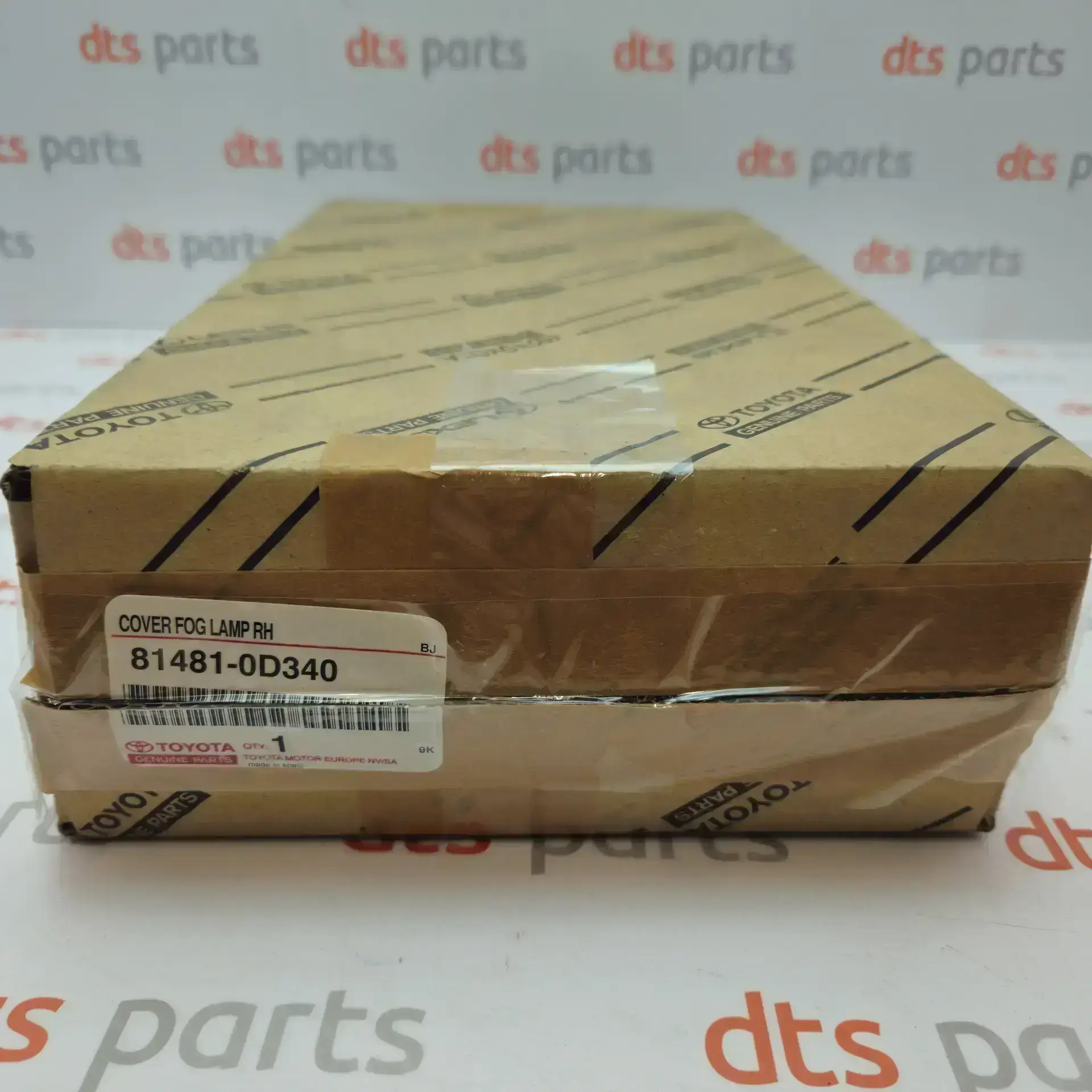 OEM Toyota 814810D340 – Front right fog lamp cover