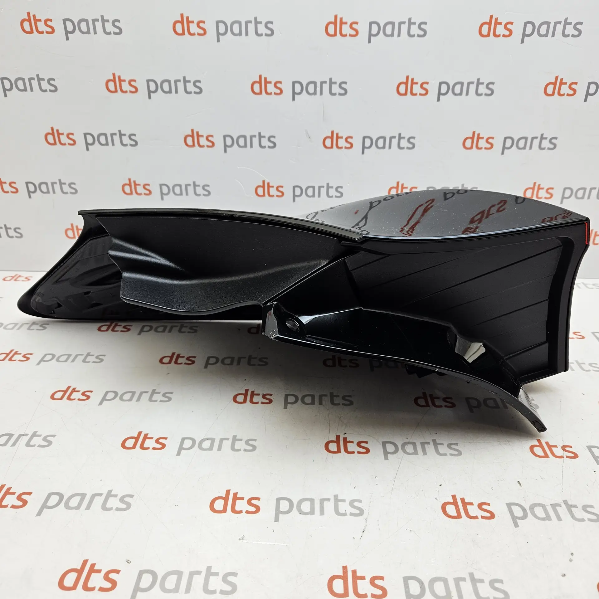 OEM Toyota 815500DE20 – Right-Side Rear Tail Light Assembly