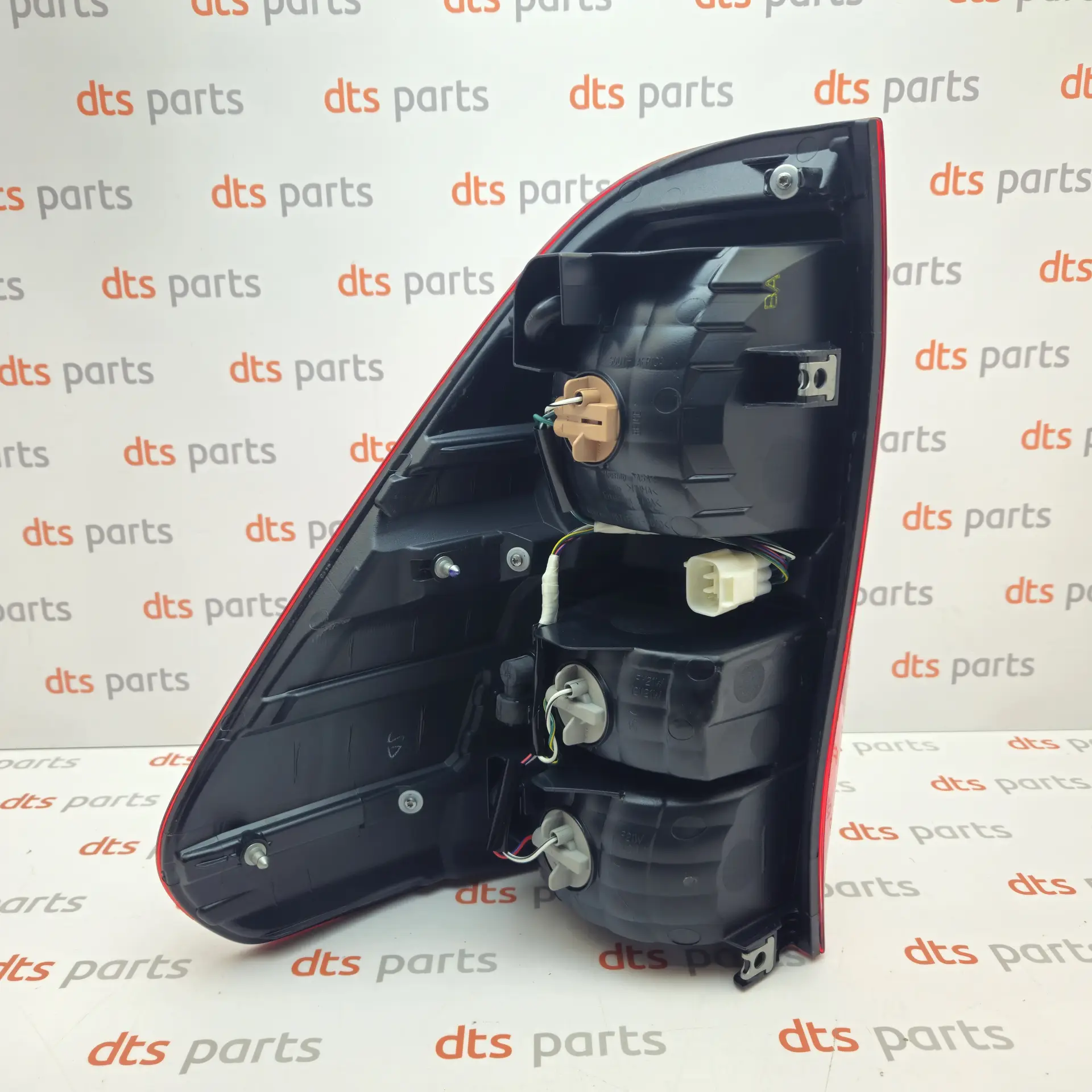 OEM Toyota 815500K281 – Rear right tail light
