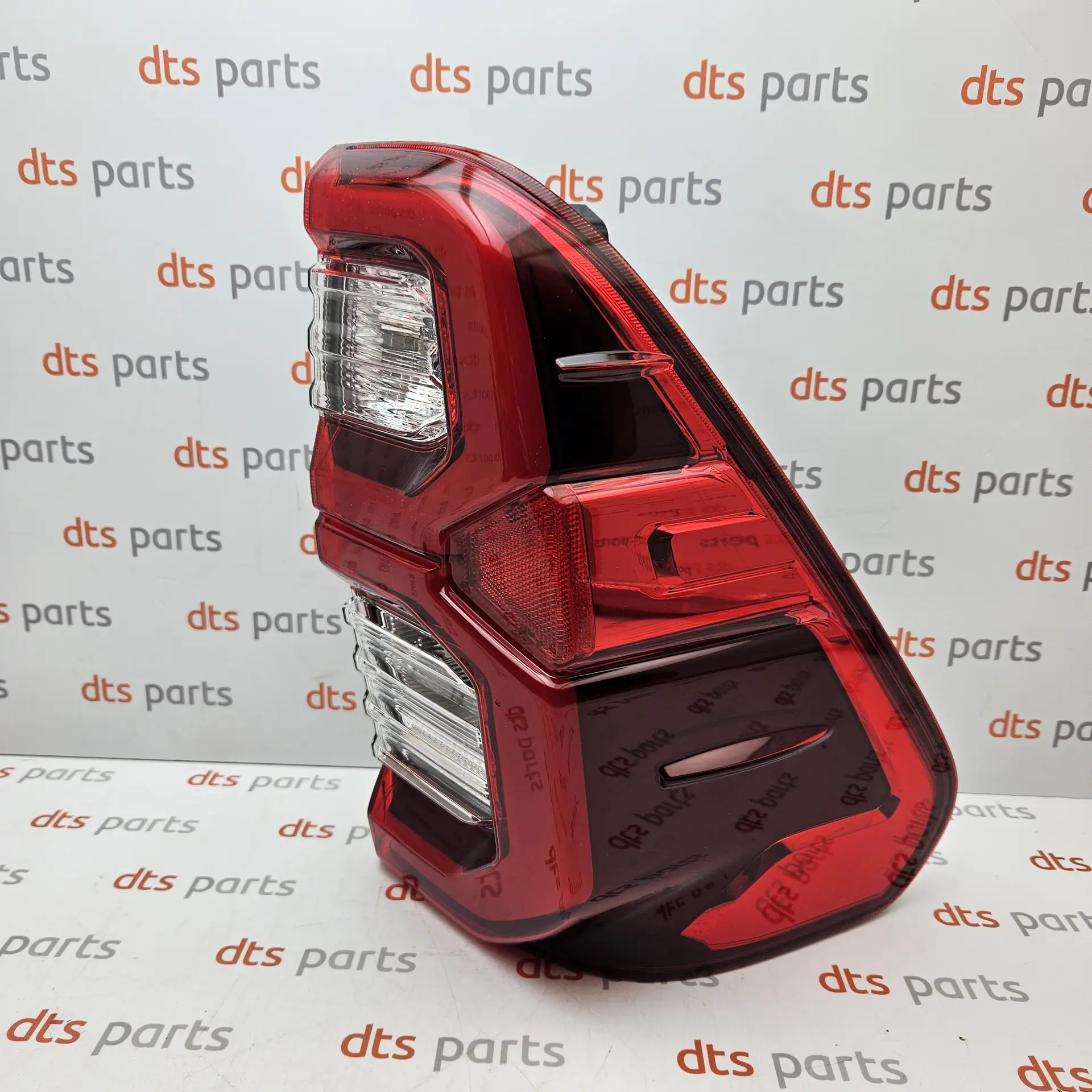 OEM Toyota 815510K730 – Right combination lamp