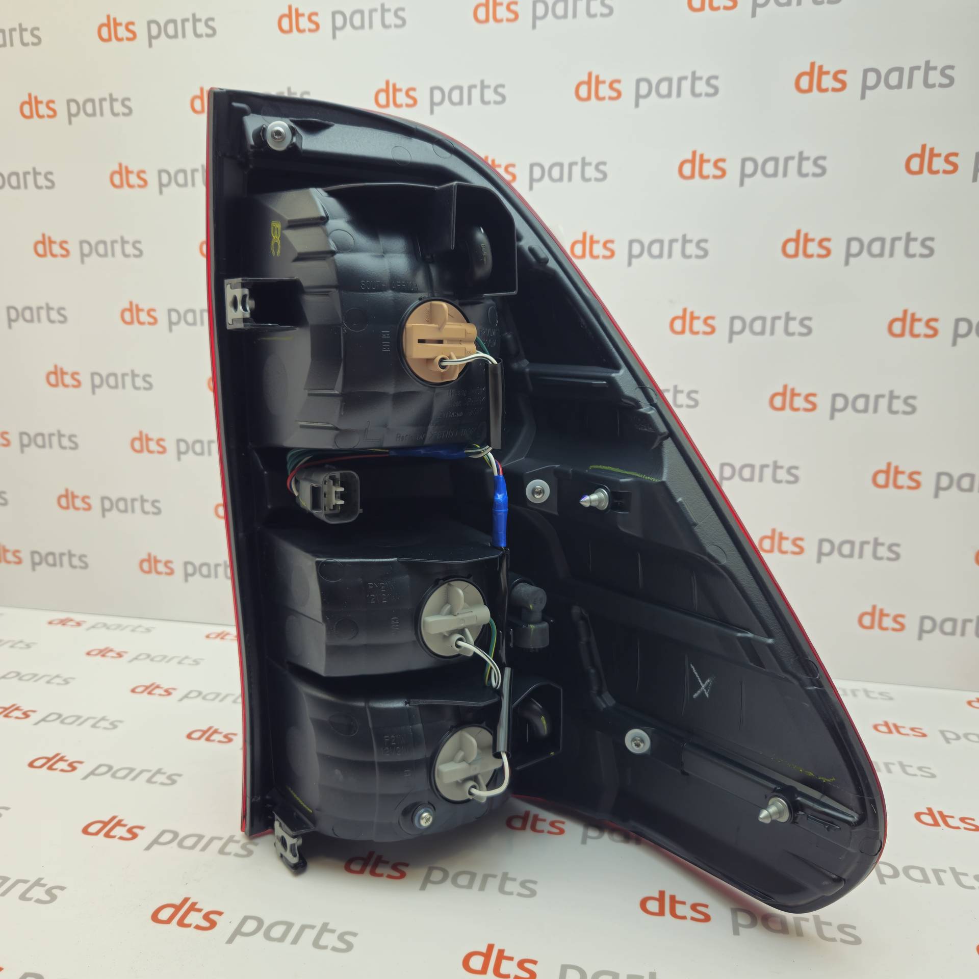 OEM Toyota/Lexus 815600K291 – Rear left tail light