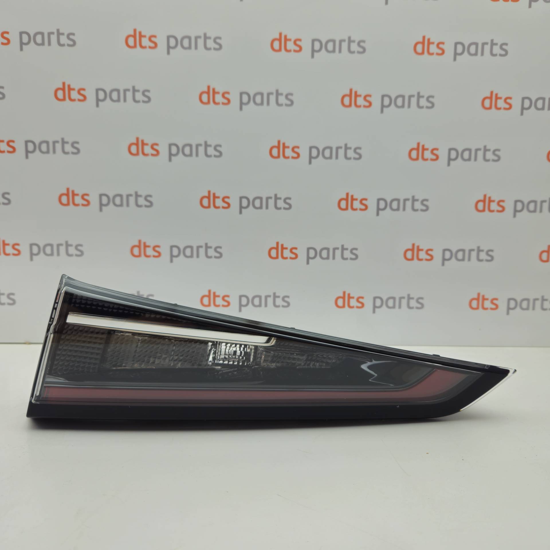 OEM Toyota/Lexus 8158102C60 – Right, inner taillight