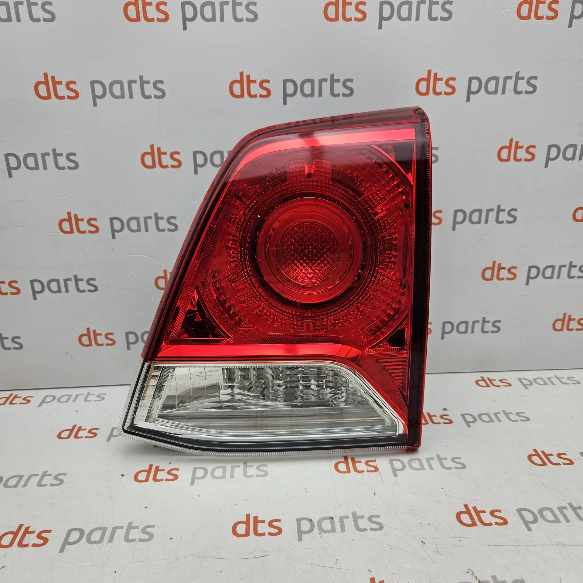 OEM Toyota/Lexus 8158160280 – Rear left inner tail light