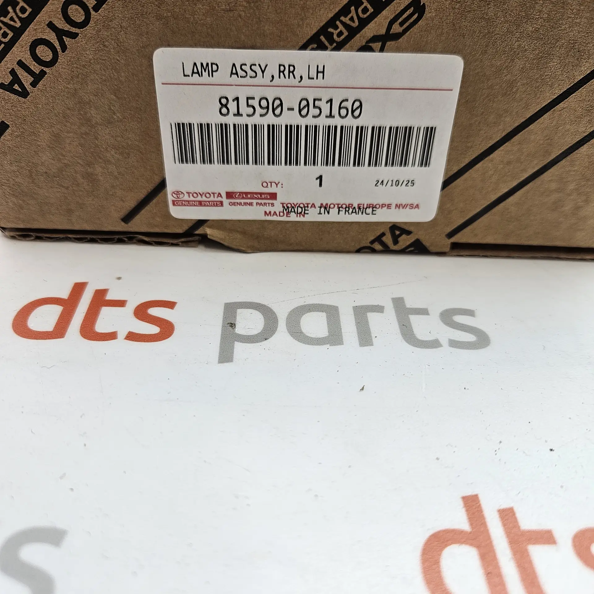 OEM Toyota 8159005160 – Description: Rear Inner Tail Light Assembly / LED Trunk Lid