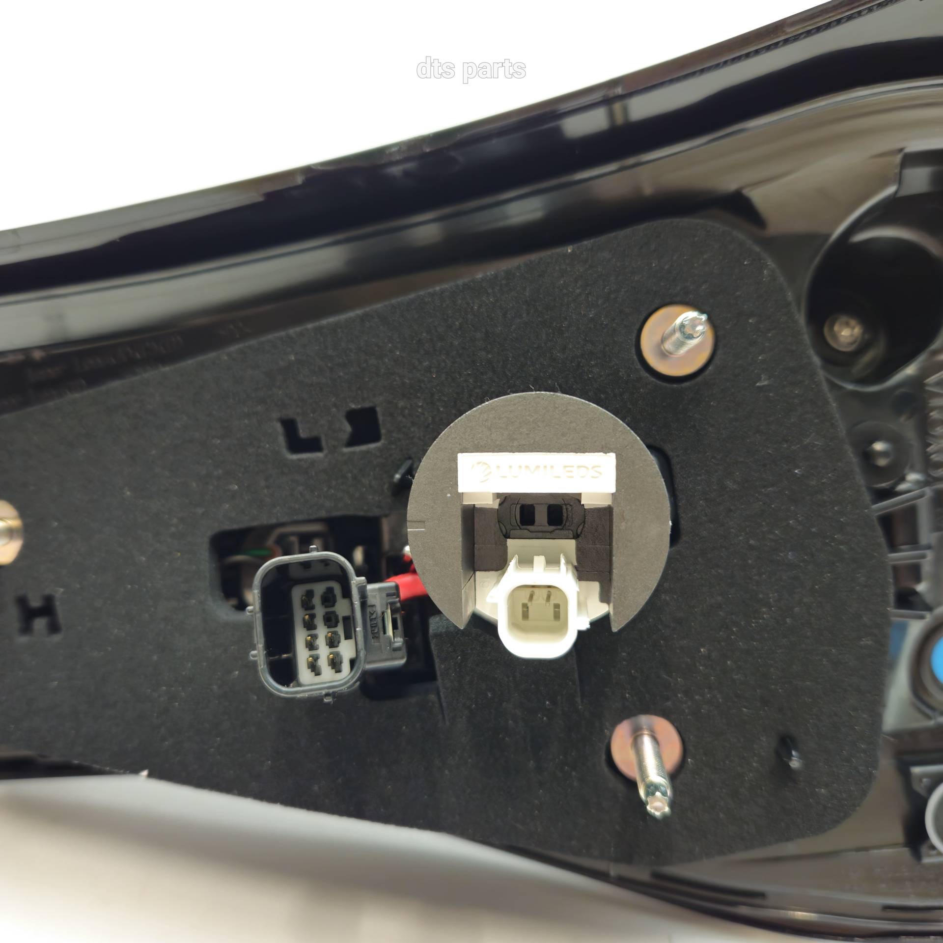 OEM Toyota/Lexus 815900DB70 – Left, rear inner taillight
