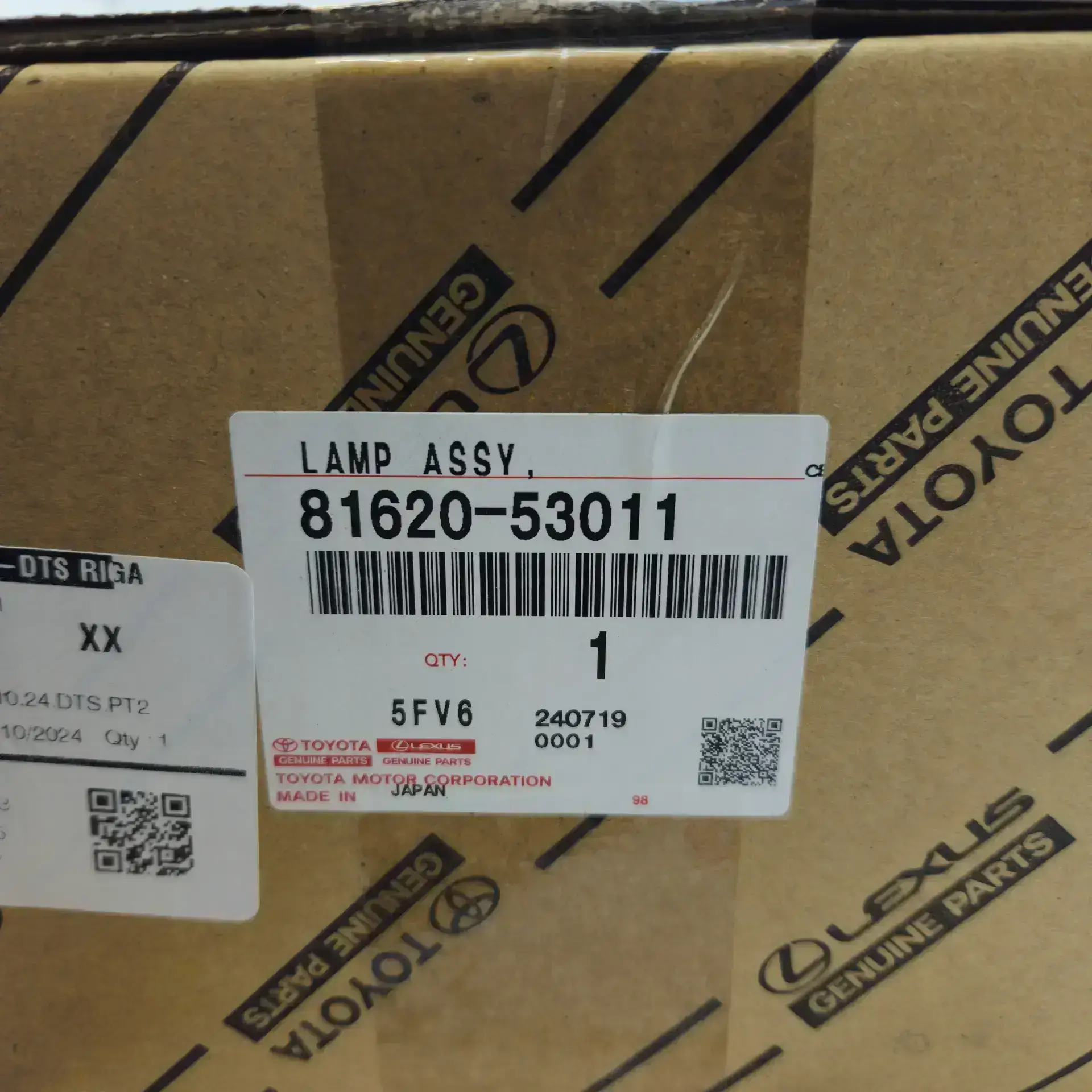 OEM Toyota 8162053011 – Front left clearance lamp