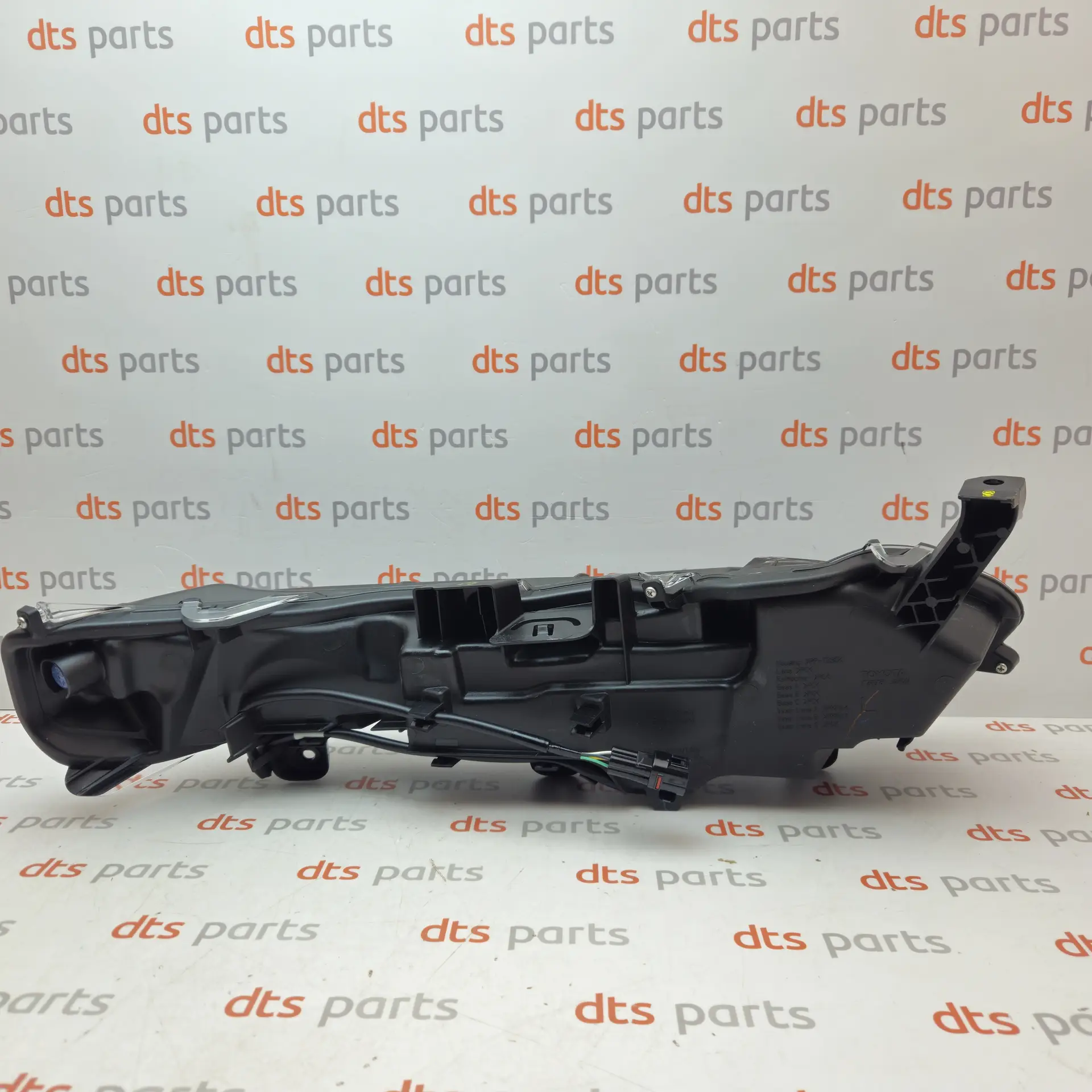OEM Toyota/Lexus 8162078090 – Left front LED daytime running light and turn signal assembly