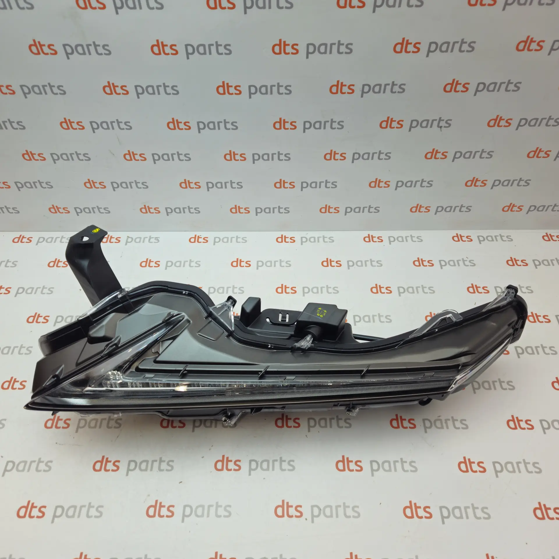 OEM Toyota/Lexus 8162078090 – Left front LED daytime running light and turn signal assembly