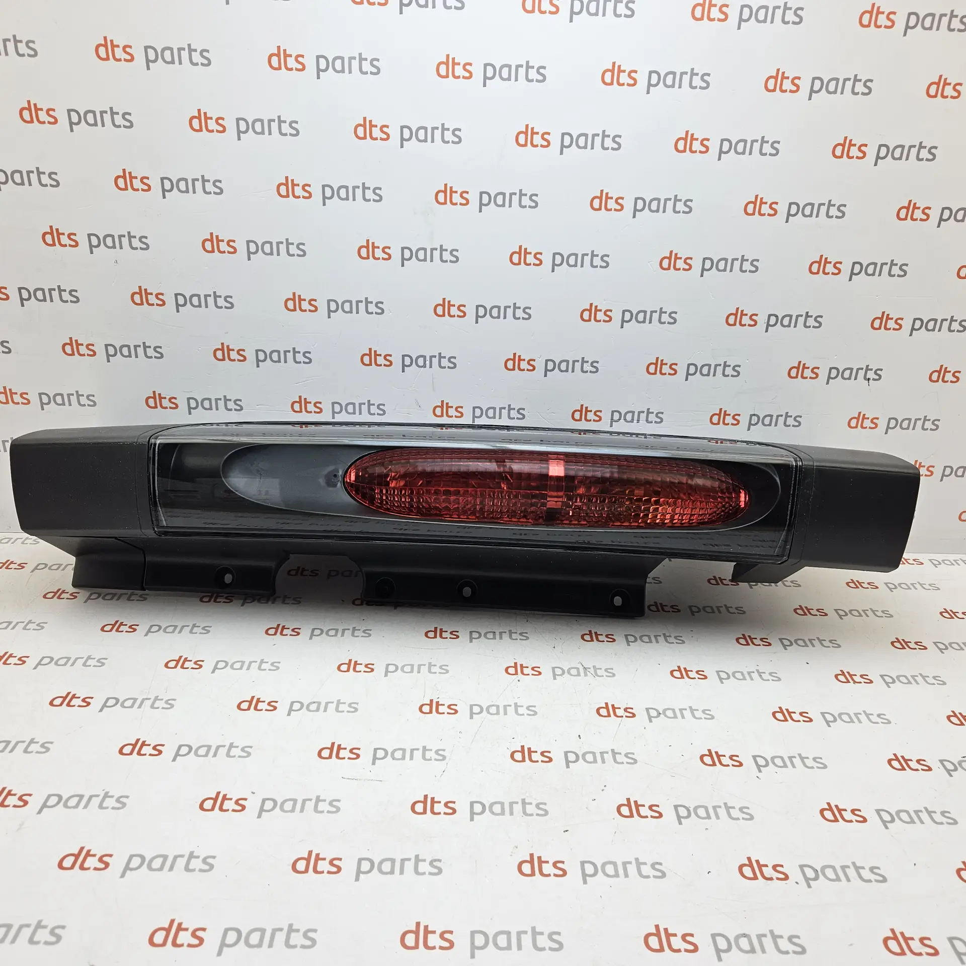 OEM Renault 8200336830 – Right rear light