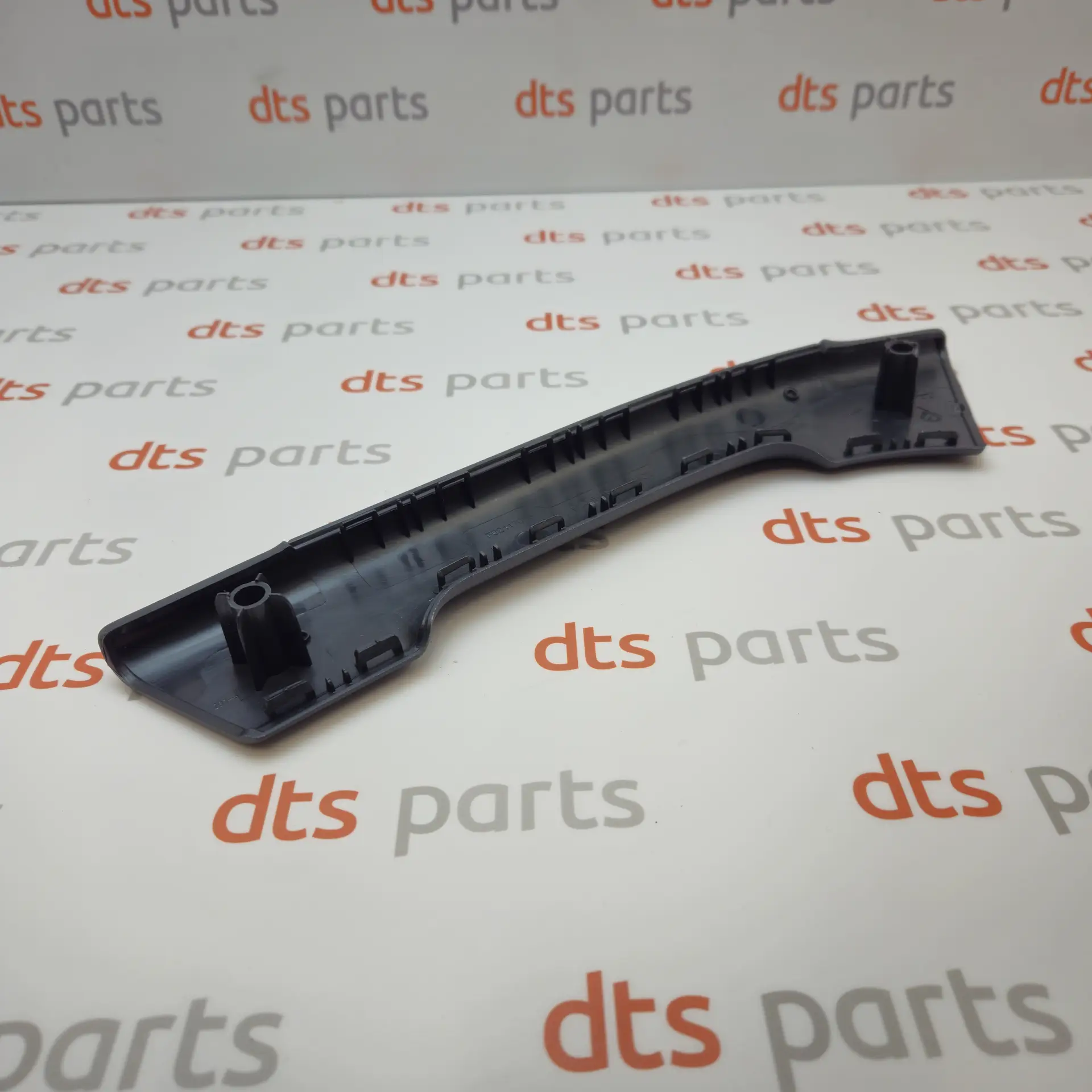 OEM Renault 8200730608 – Front left door inner handle