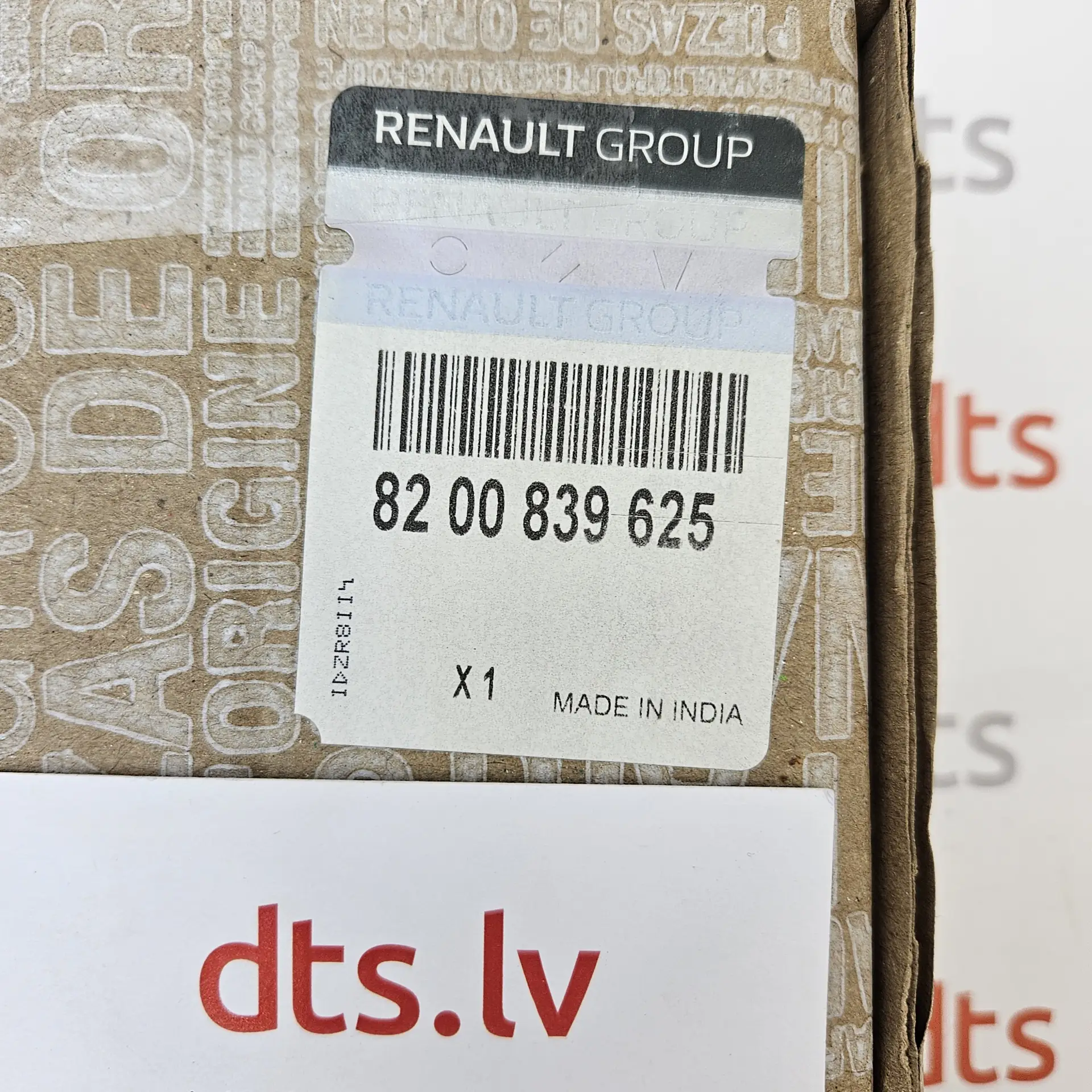 OEM Renault 8200839625 – Rear right quarter panel side molding