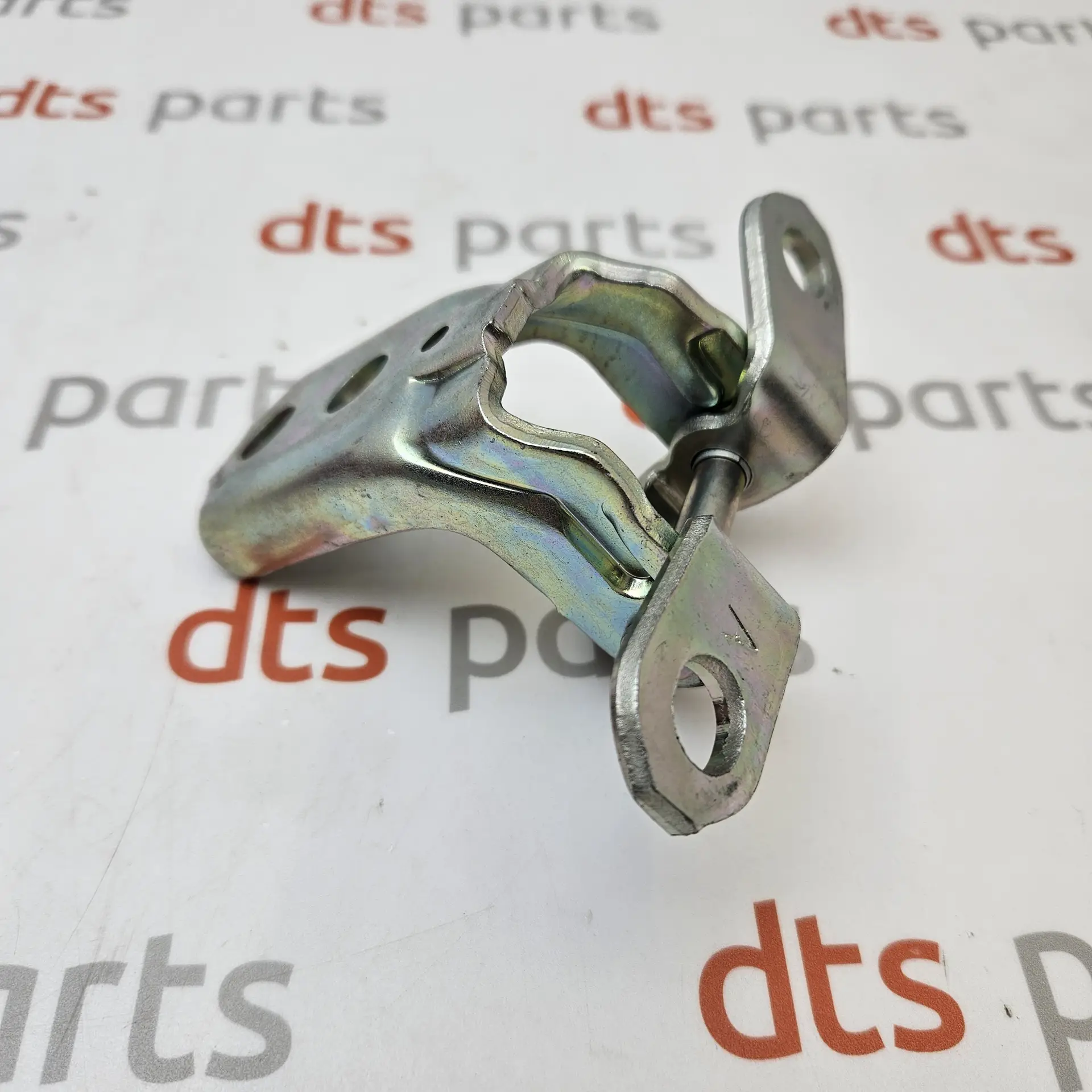 OEM Nissan 824211KA0A – Door hinge