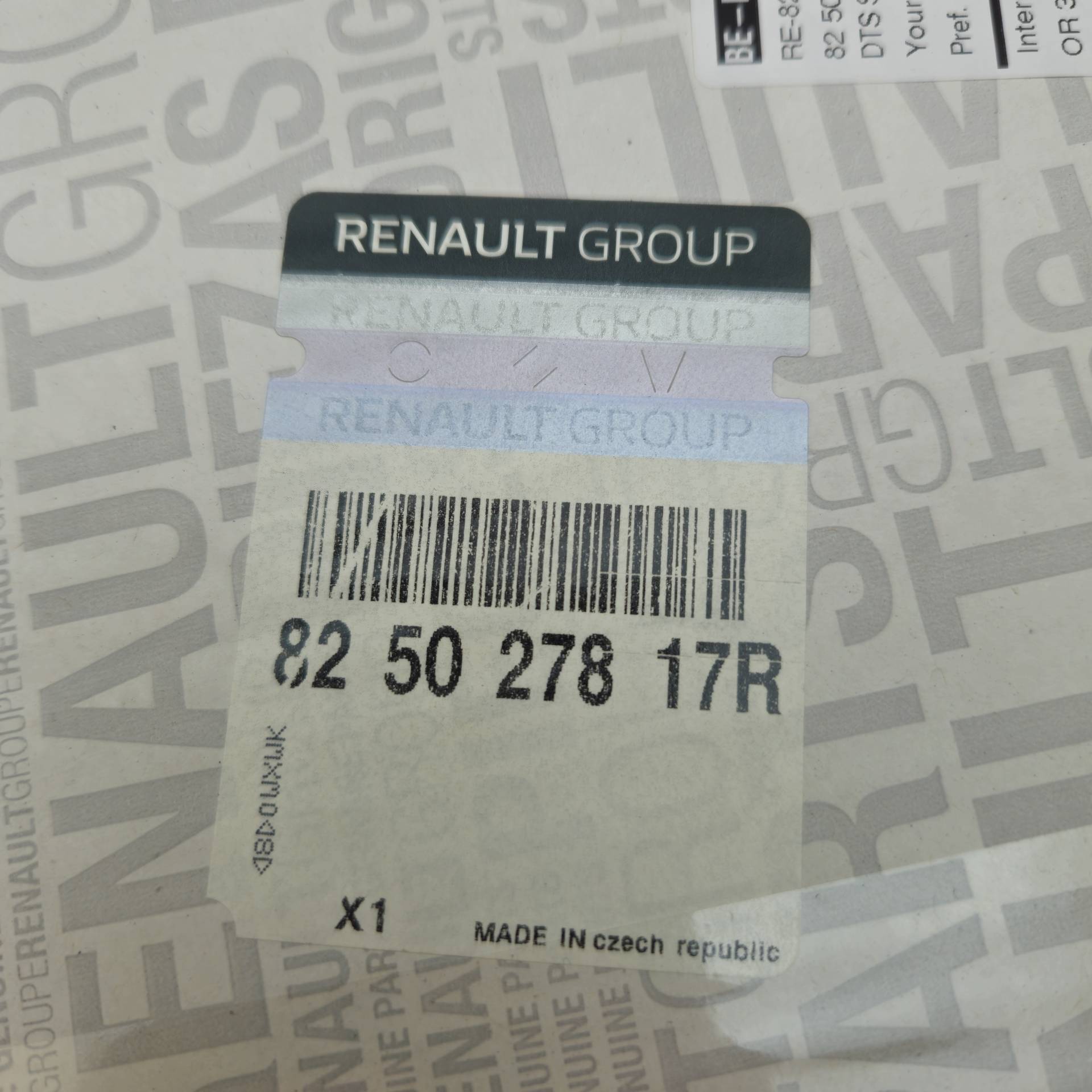 OEM Renault 825027817R – Sliding door lock