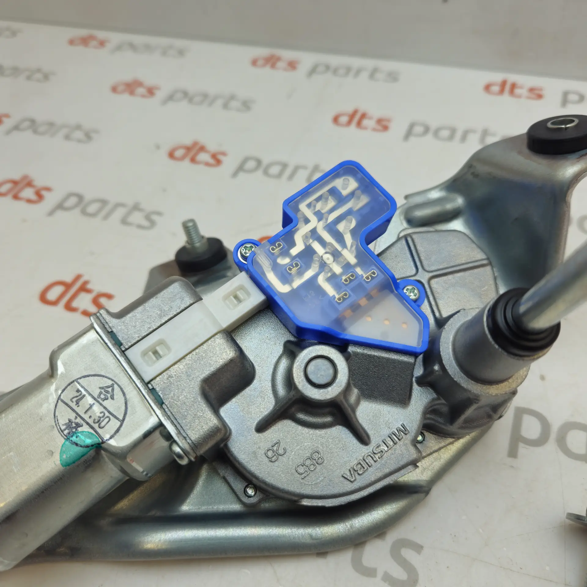 OEM Mitsubishi 8253A109 – MOTOR,RR WINDOW WIPER