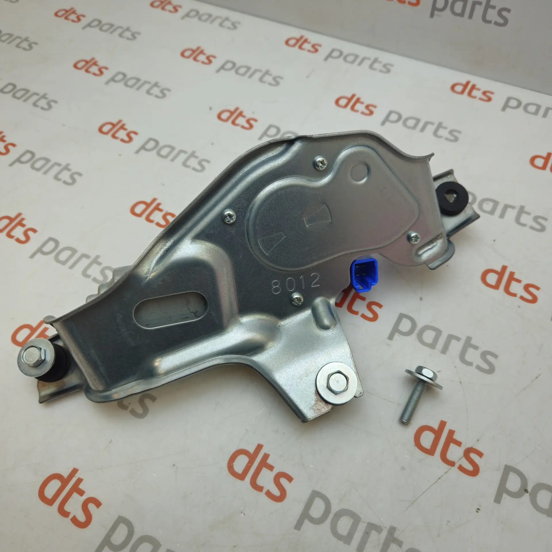 OEM Mitsubishi 8253A109 – MOTOR,RR WINDOW WIPER